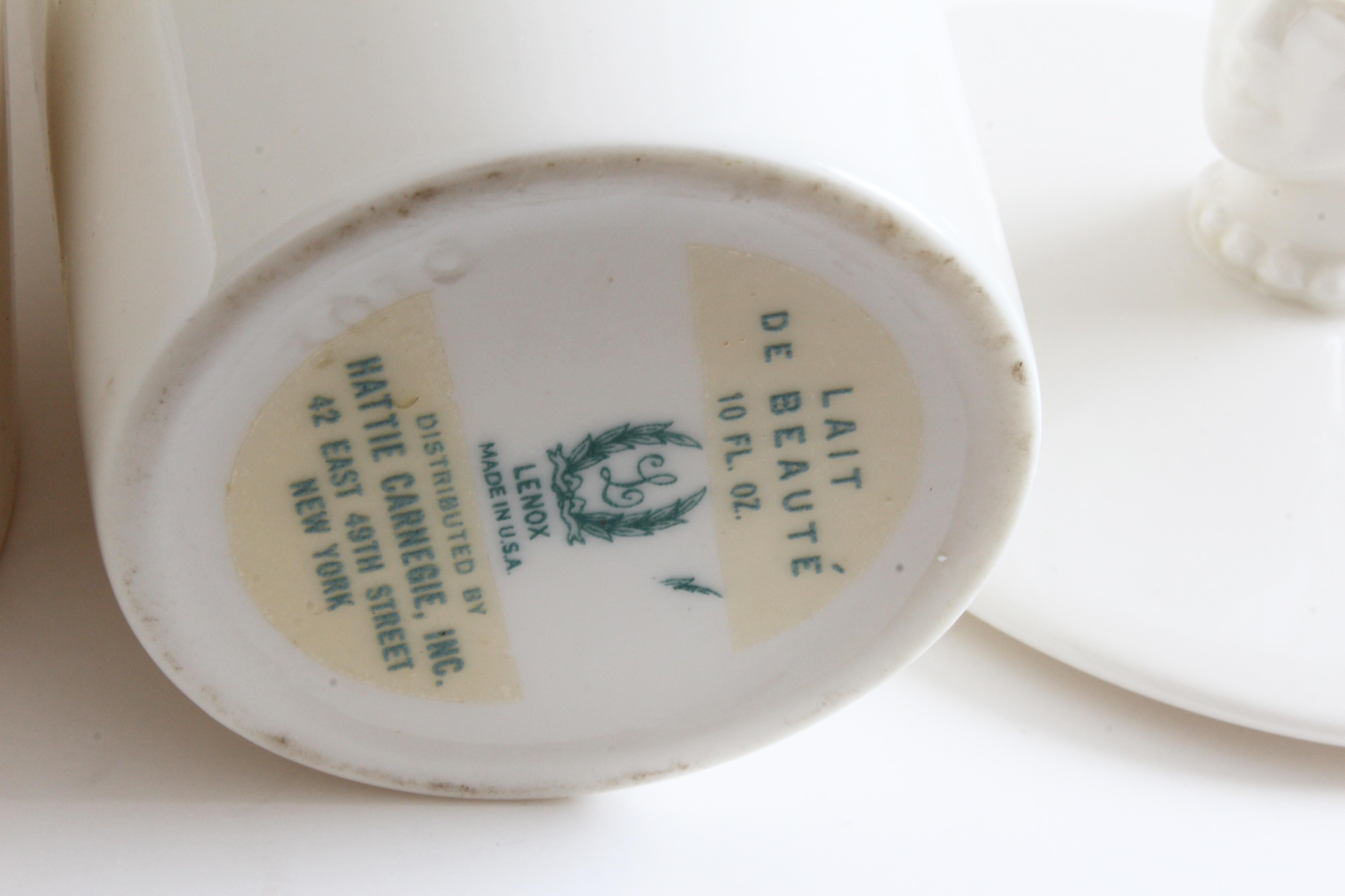 Raro set di portacipria e decanter per lozioni in porcellana Hattie Carnegie by Lenox degli anni '40 in vendita 11