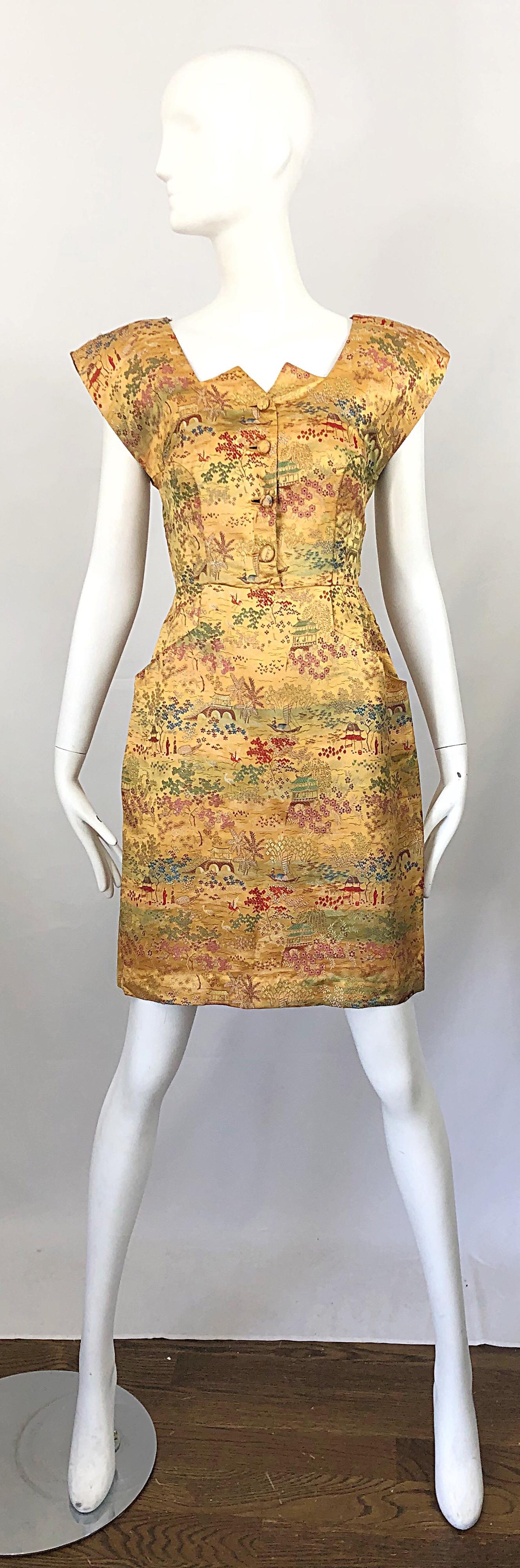 Rare 1940s Novelty Asian Print Avant Garde Silk Strong Shoulder Vintage Dress For Sale 5