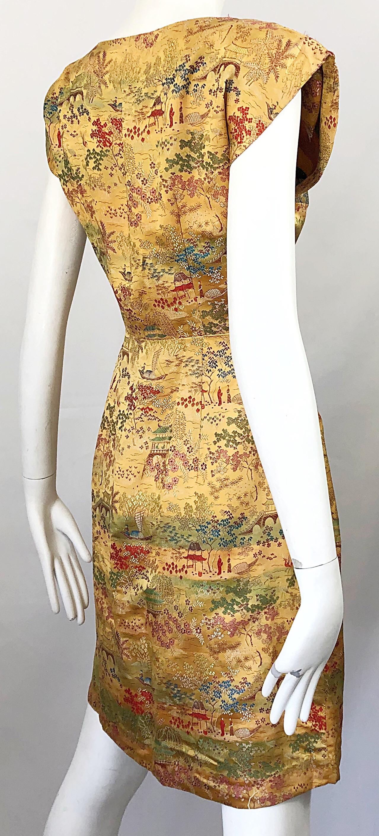 Women's Rare 1940s Novelty Asian Print Avant Garde Silk Strong Shoulder Vintage Dress For Sale