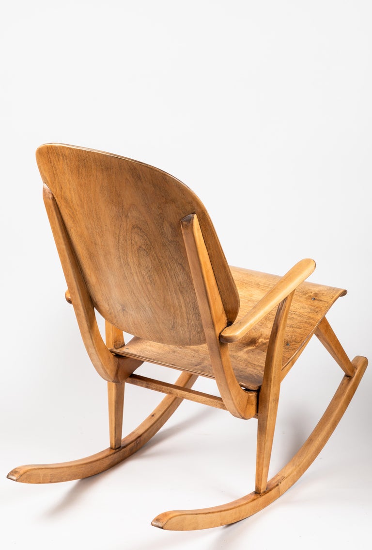 Rare 1940s Rocking Chair by Ilmari Tapiovaara In Good Condition For Sale In Glendale, CA