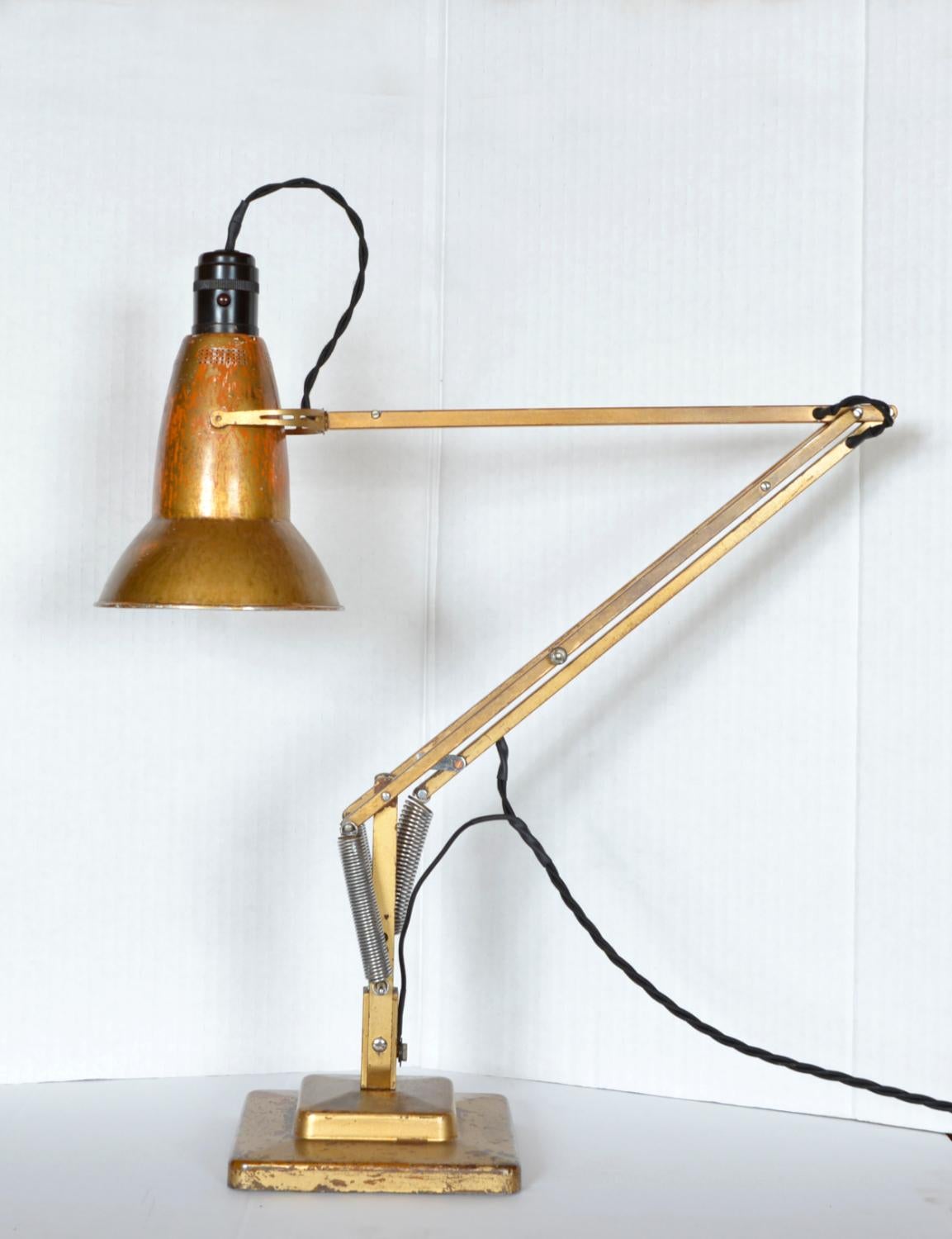 Rare 1940s Two-Step Herbert Terry Gold Anglepoise Task Industrial Lamp England In Good Condition In Sherborne, Dorset