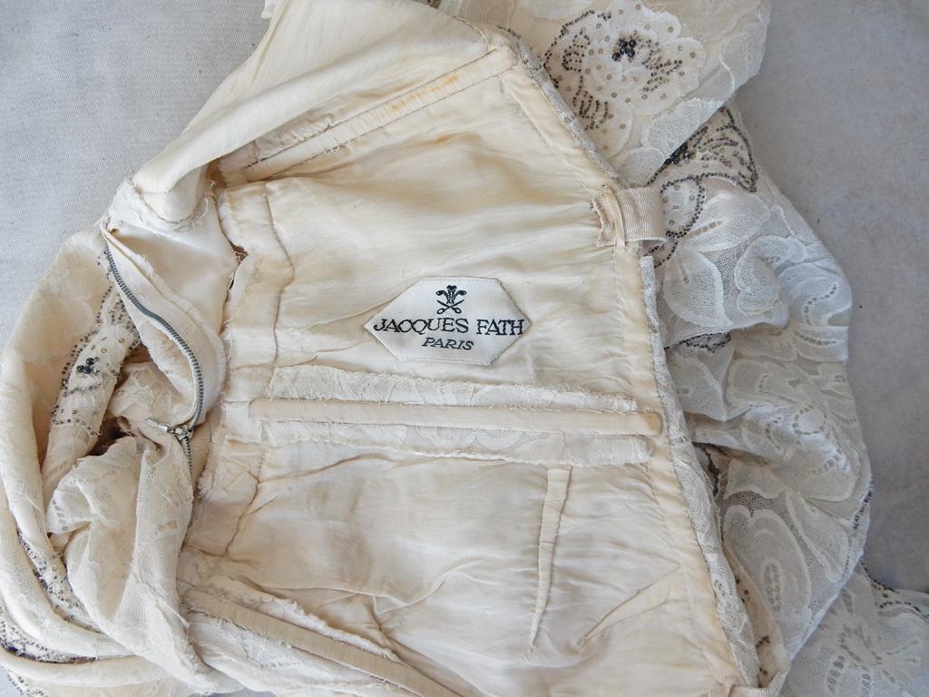 Seltenes 1948 Jacques Fath Perlenbesetztes Chantilly Spitzenkleid Kleid im Angebot 4