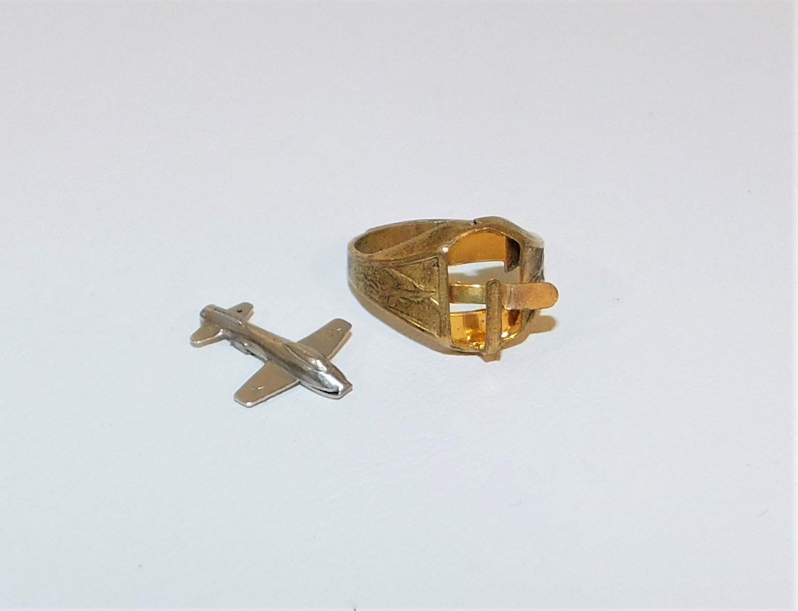 Raro 1948 Kellogg's Pep Cereal Ring F-87 Jet Fighter Plane 24-Karat Gold Plate Chapado en oro
