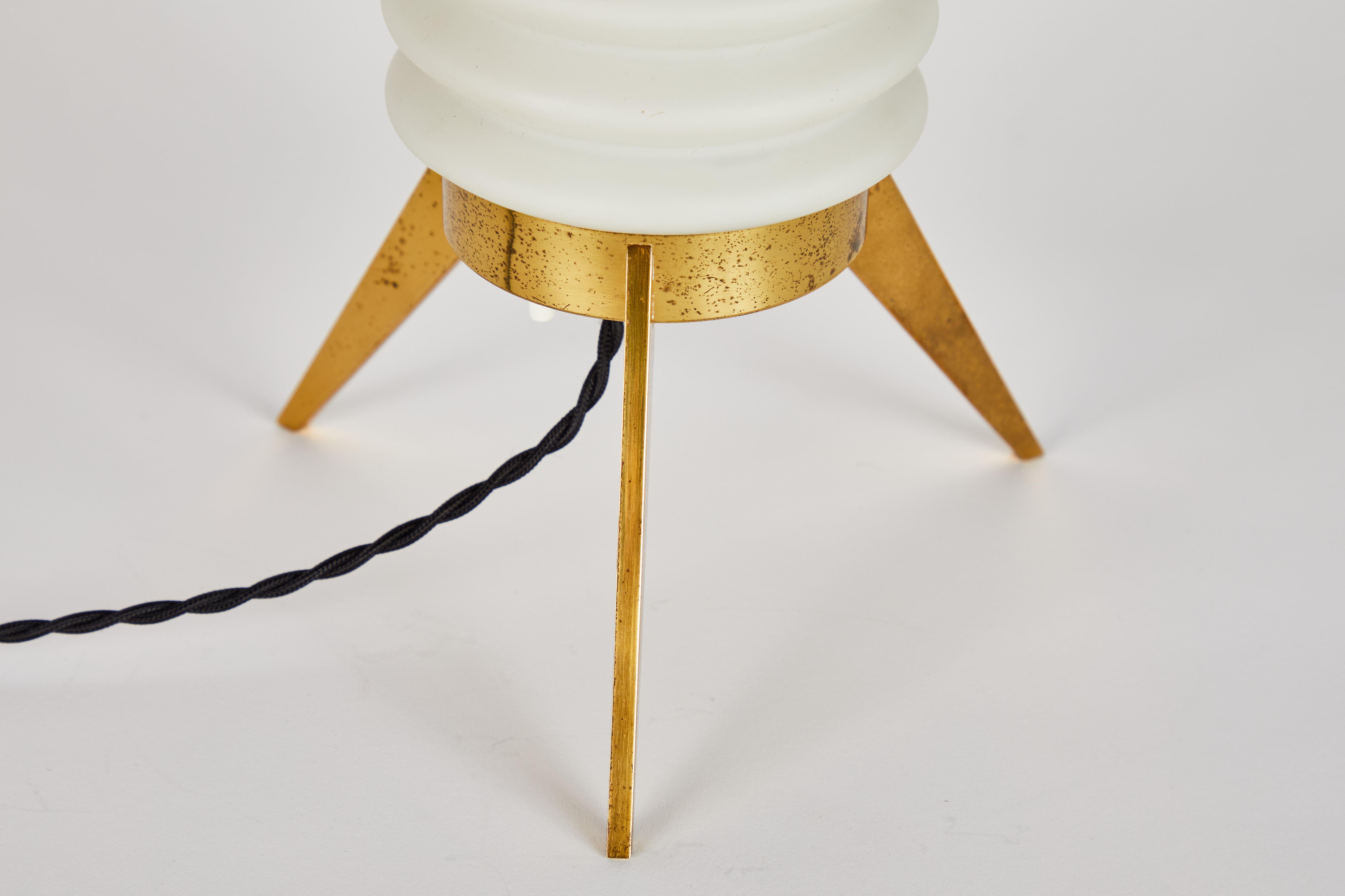 Rare 1950s Angelo Lelli Glass and Brass Tripod Table Lamp for Arredoluce In Good Condition In Glendale, CA