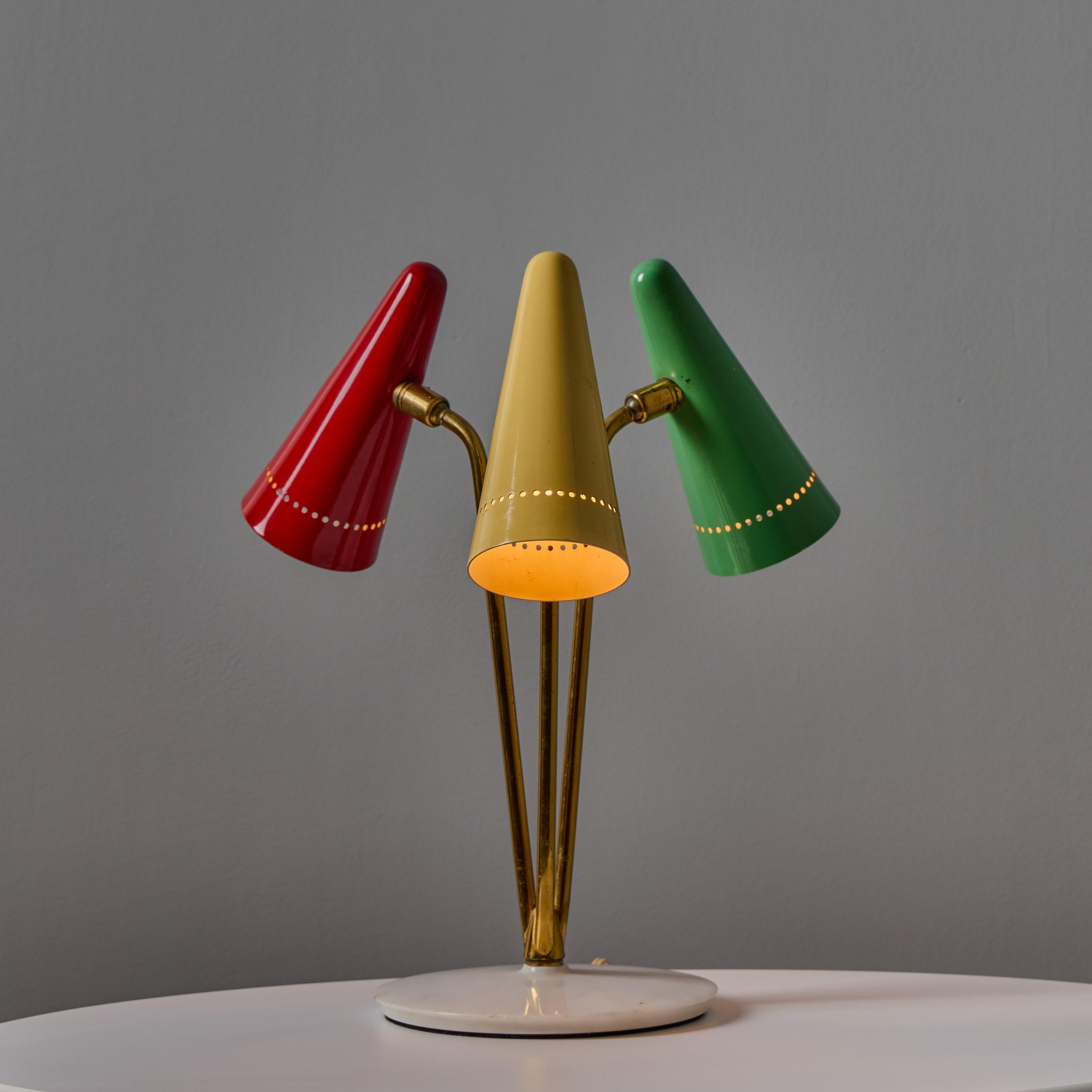 Italiano Rara lampada da tavolo a 3 paralumi multicolore di Angelo Ostuni del 1950 per O-Luce in vendita