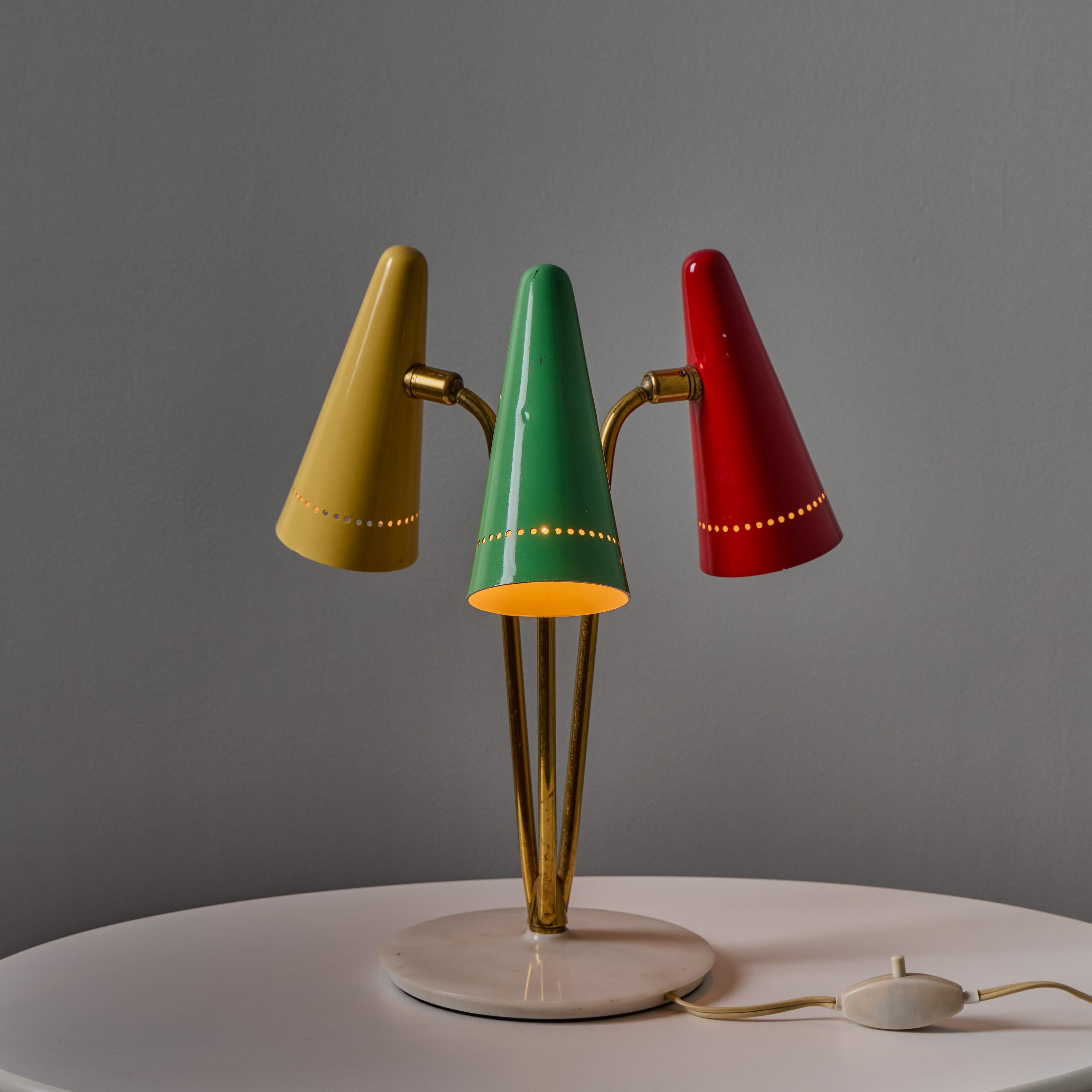 Rara lampada da tavolo a 3 paralumi multicolore di Angelo Ostuni del 1950 per O-Luce In condizioni buone in vendita a Glendale, CA