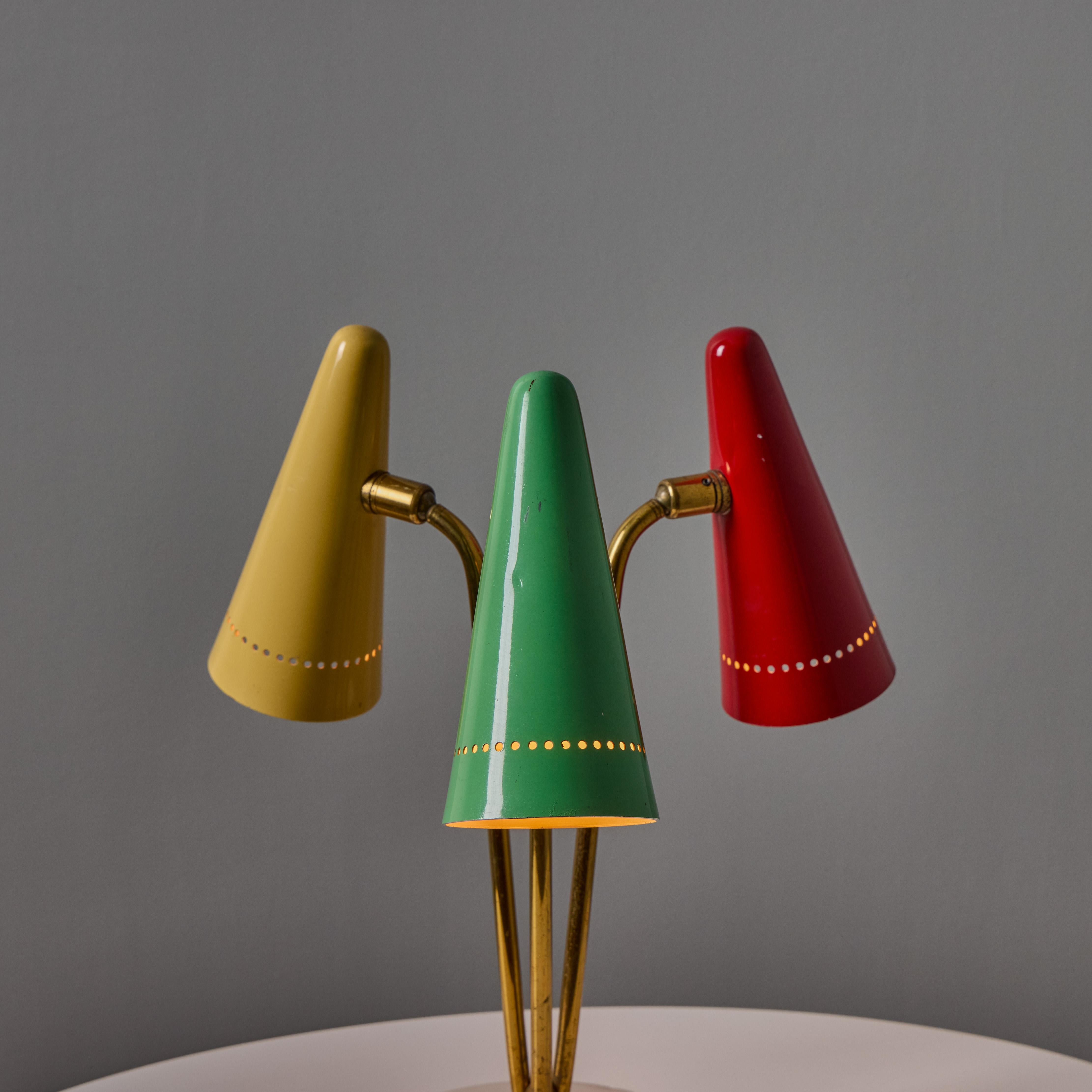 Metà XX secolo Rara lampada da tavolo a 3 paralumi multicolore di Angelo Ostuni del 1950 per O-Luce in vendita
