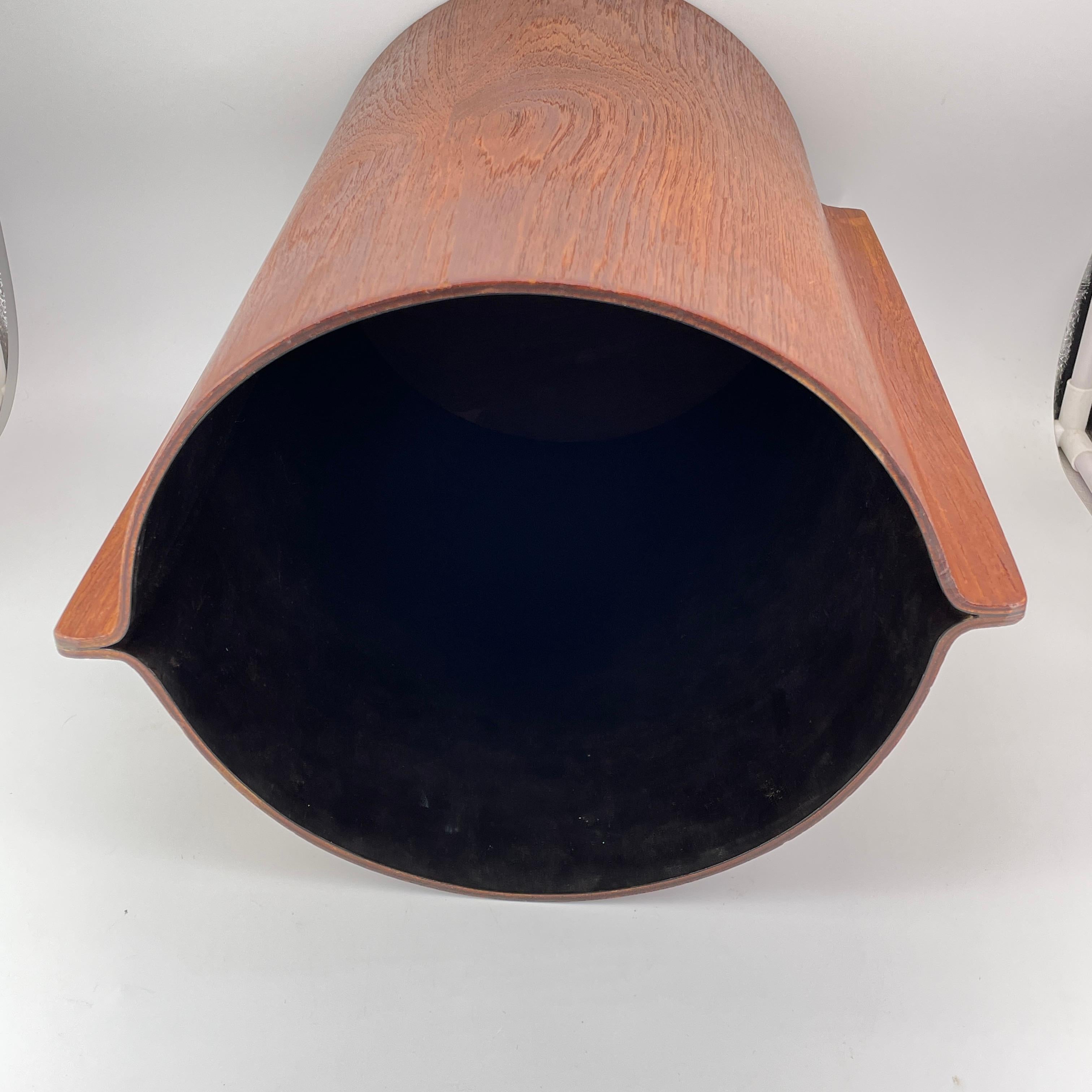 Rara papelera de oficina danesa de teca de los años 50 en venta 2