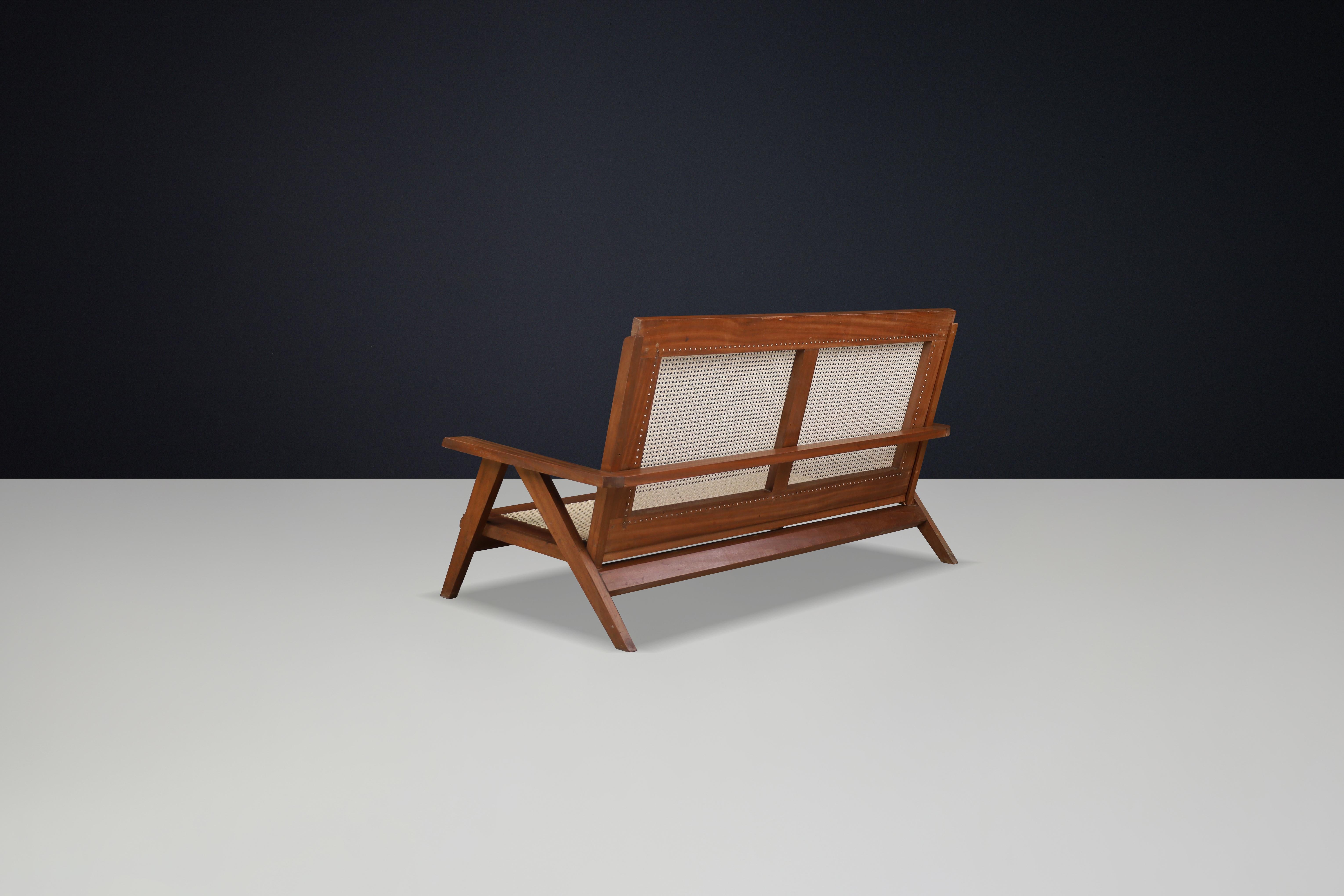 Raro divano francese in teak e canne degli anni '50 - metà secolo moderno in vendita 4