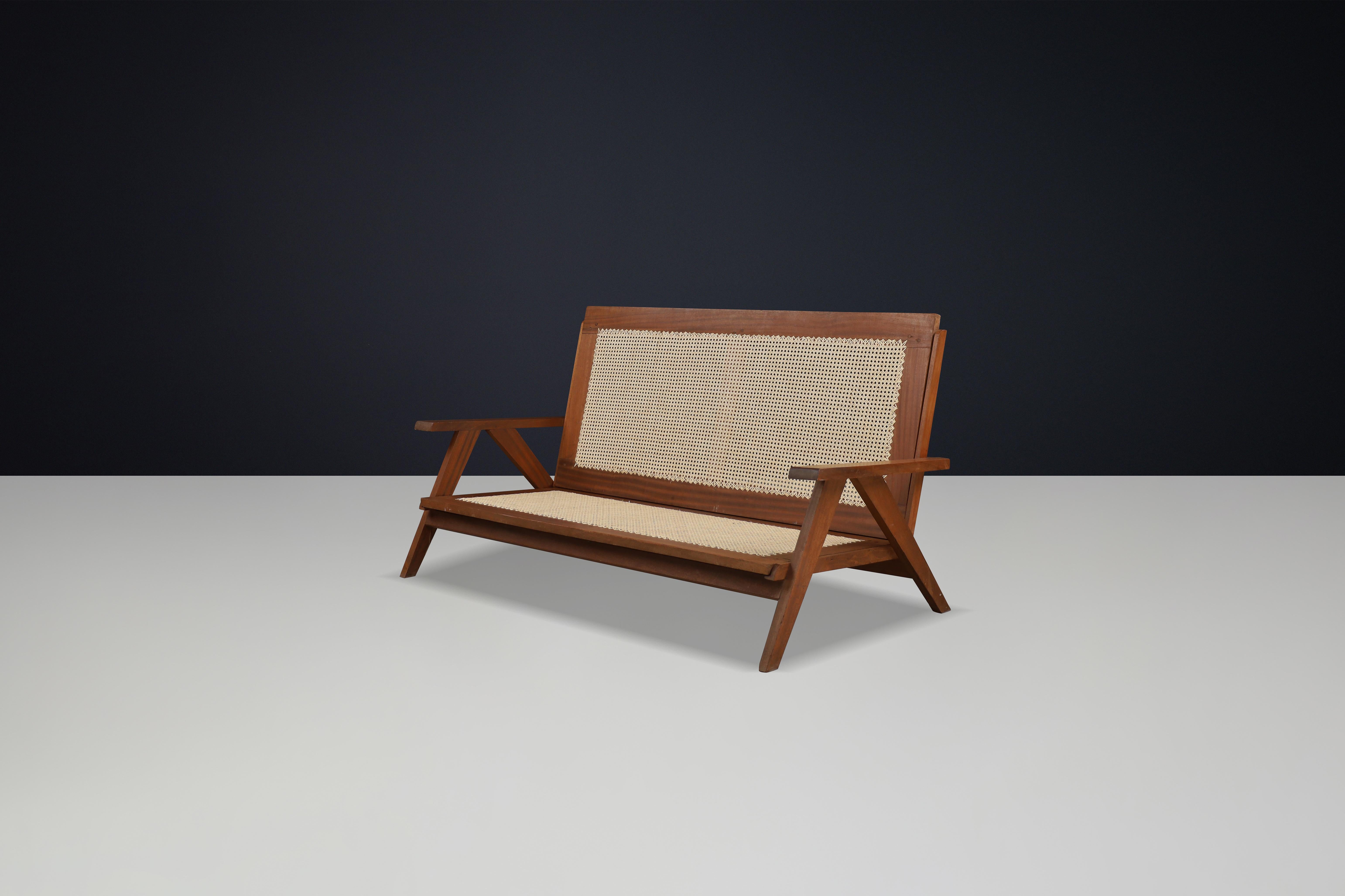 XX secolo Raro divano francese in teak e canne degli anni '50 - metà secolo moderno in vendita