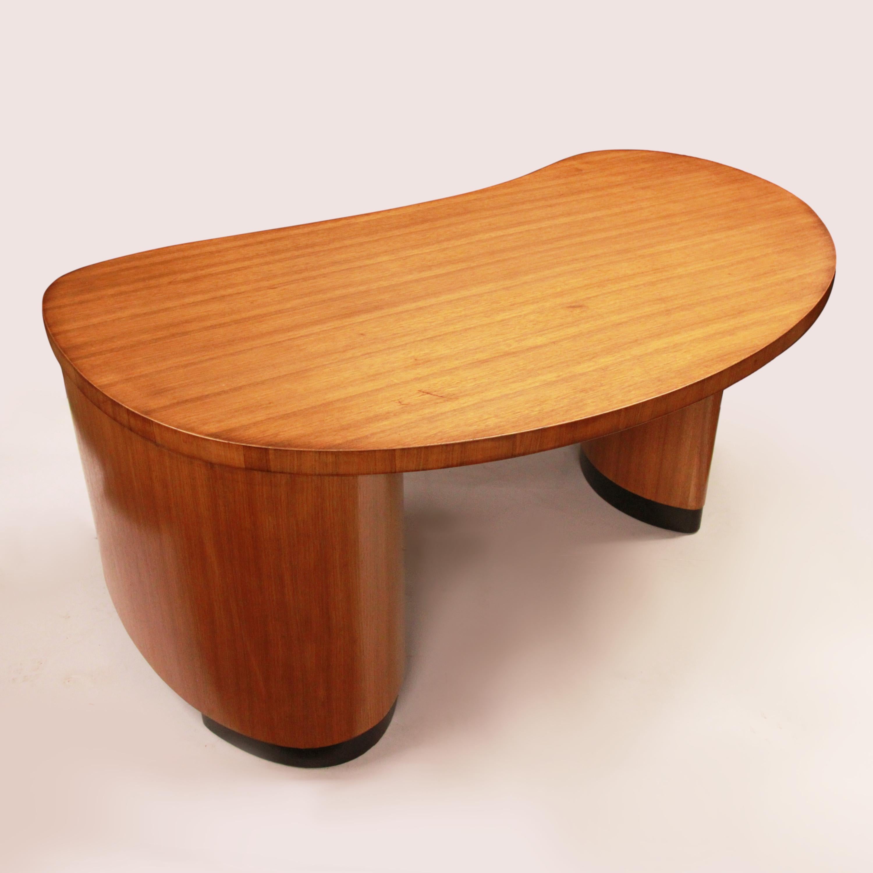 Cast Rare 1950s Mid-Century Modern Executive Series Kidney-Shaped Desk by Stow Davis