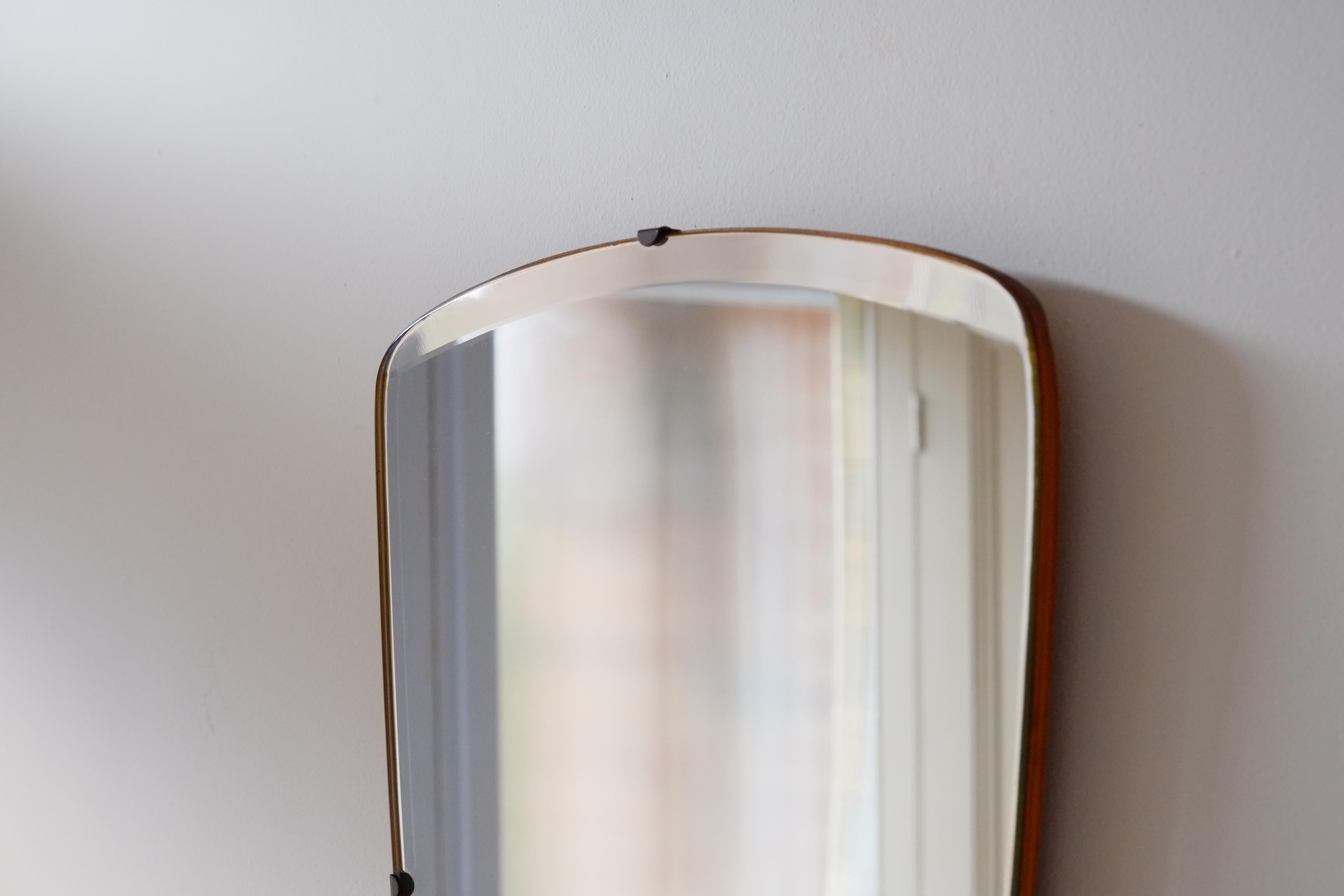 Rare 1950's Mid Century Modern Triangular Wedge Shaped Mirror In Good Condition For Sale In Leicester, GB