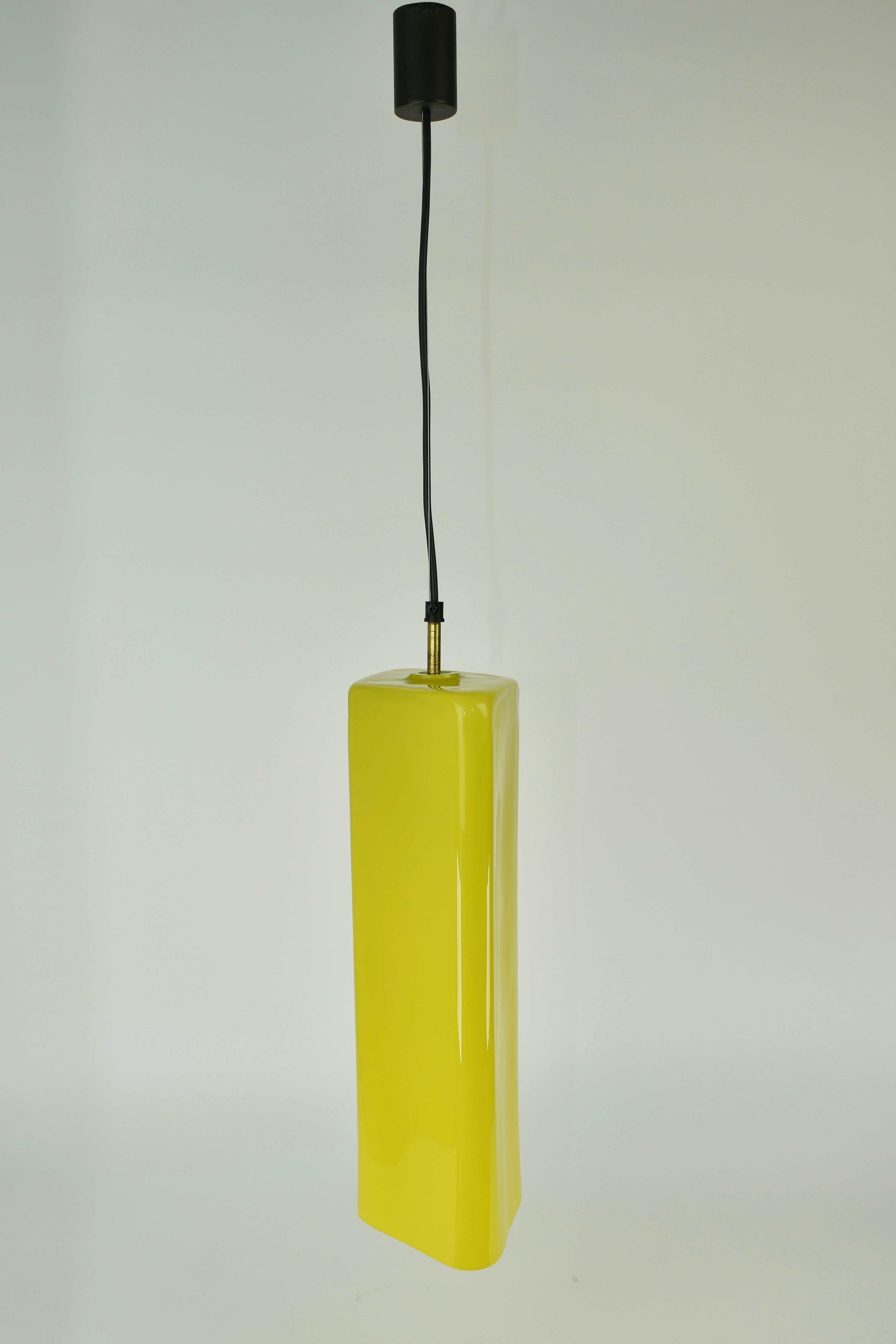 Rara lampada a sospensione gialla in vetro di Murano degli anni '50 attribuita a Gino Vistosi In condizioni buone in vendita a AMSTERDAM, NL