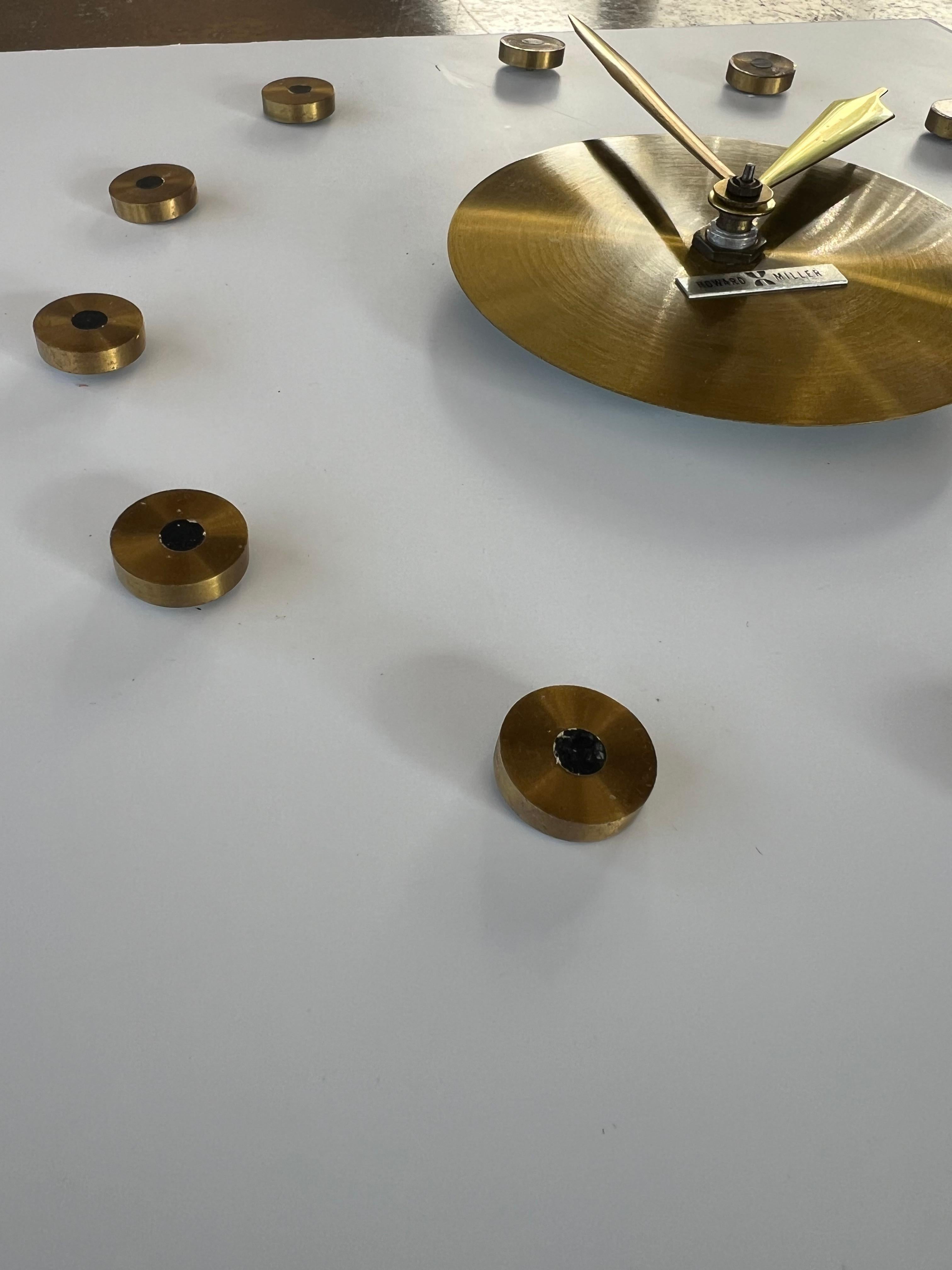 Rare 1950’s Satin Brass Wall Clock by George Nelson for Howard Miller (Moderne der Mitte des Jahrhunderts) im Angebot