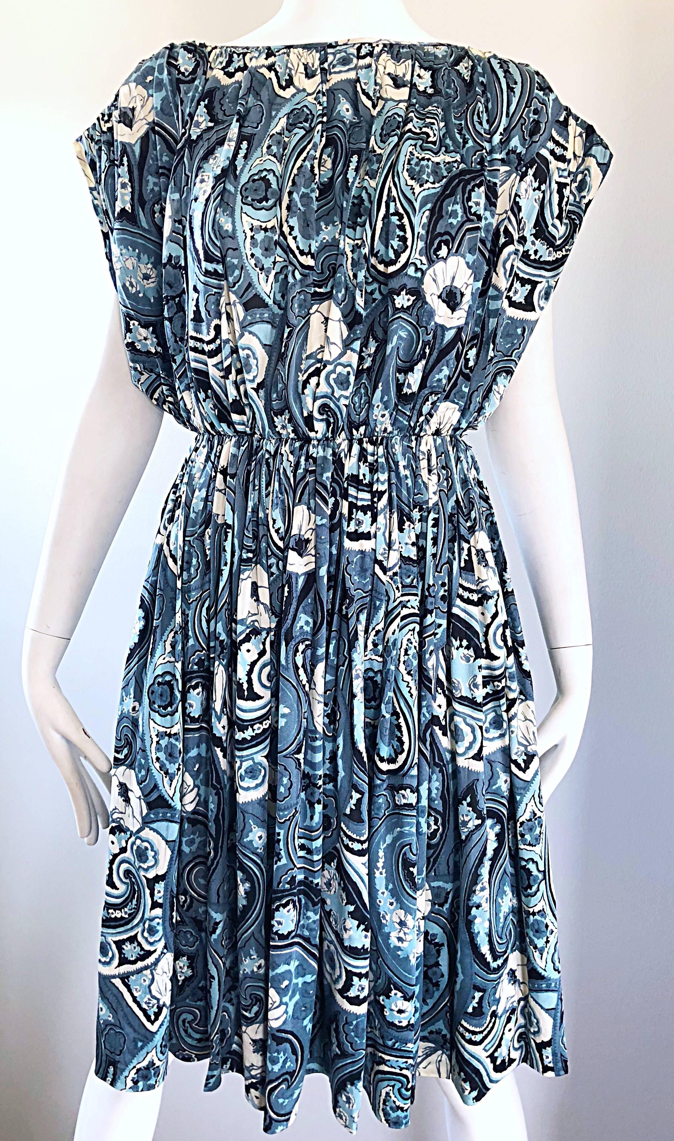 Rare 1970s Townley Blue + White Paisley Flower Print Vintage 70s Dress For Sale 7