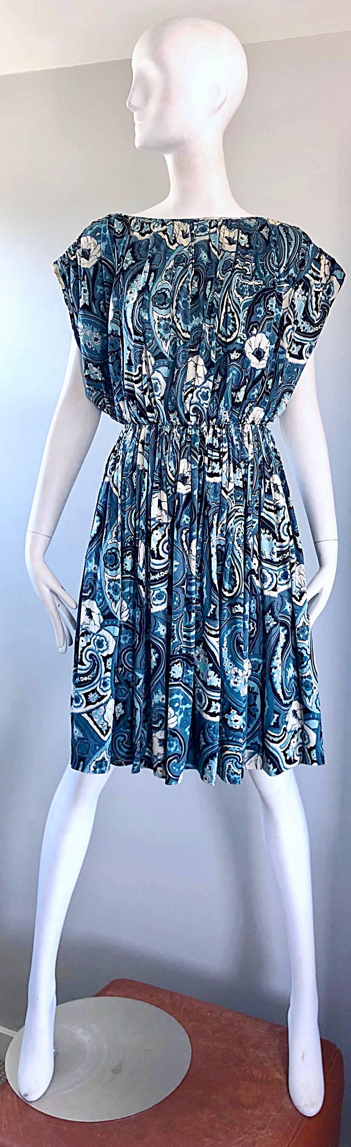 Rare 1970s Townley Blue + White Paisley Flower Print Vintage 70s Dress For Sale 9