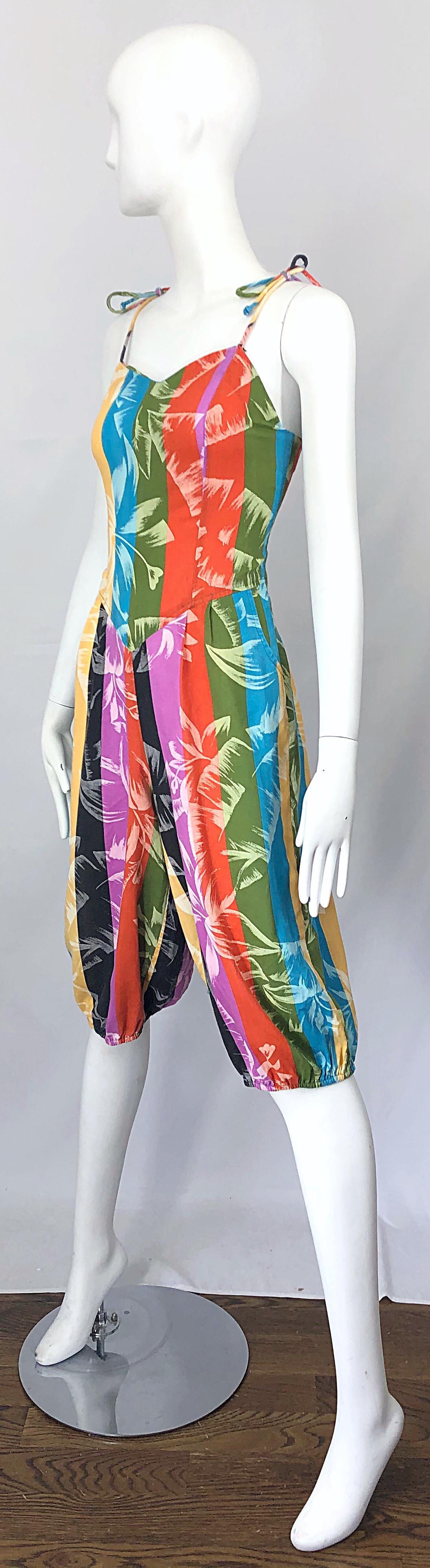 Rare 1950s Tropical Print Lightweight Cotton Colorful Vintage 50s Jumpsuit In Excellent Condition For Sale In San Diego, CA