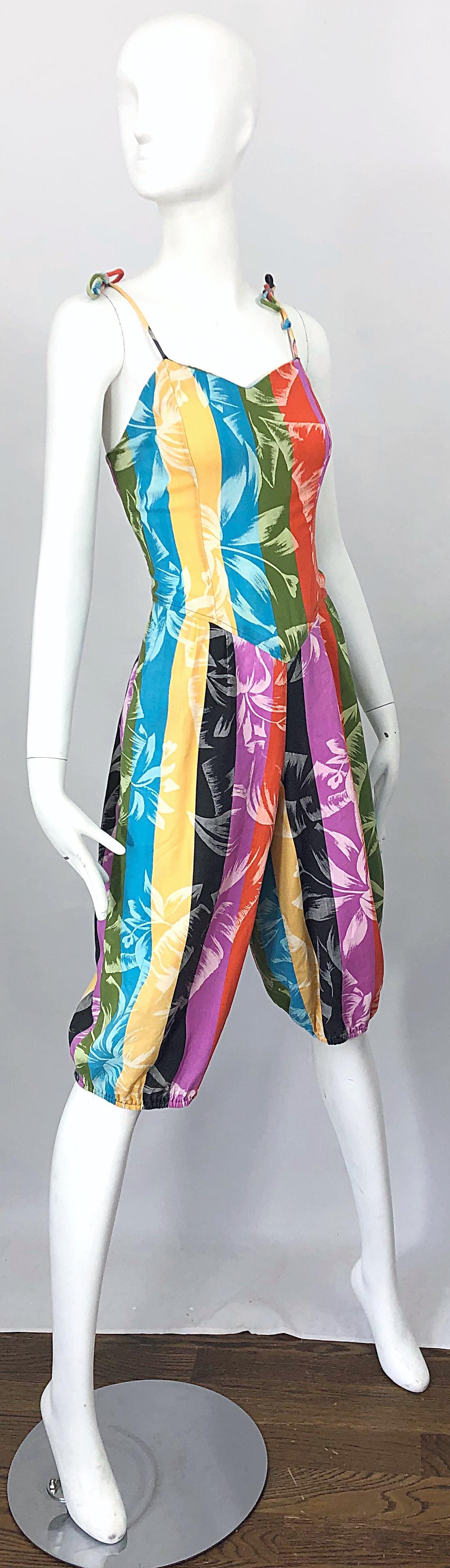 Rara tuta anni '50 con stampa tropicale in cotone leggero e colorato in vendita 4