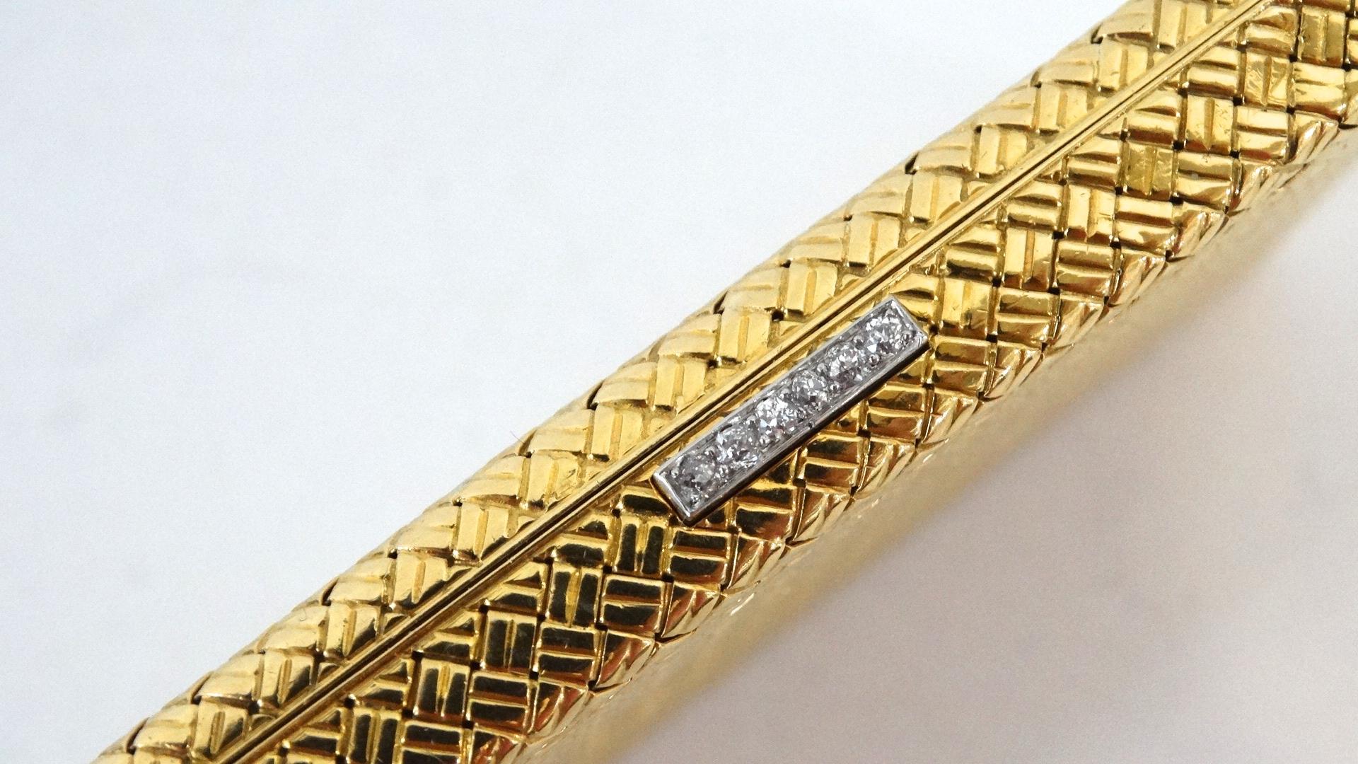Van Cleef & Arpels 18k Gold & White Diamond Case For Sale 5