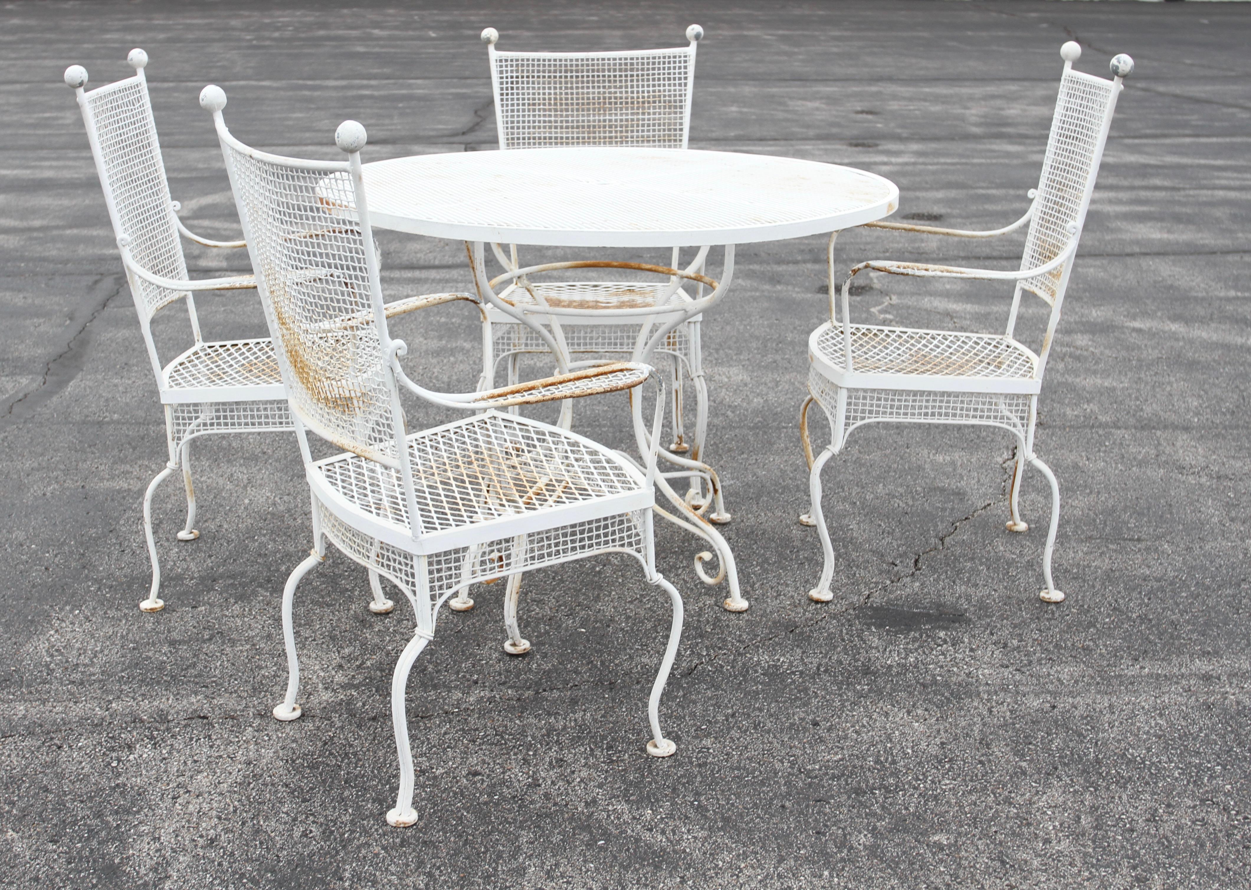 Rare 1950s Woodard Wrought Iron & Mesh Dining Patio Table 4 Chairs Ball Finials For Sale 3