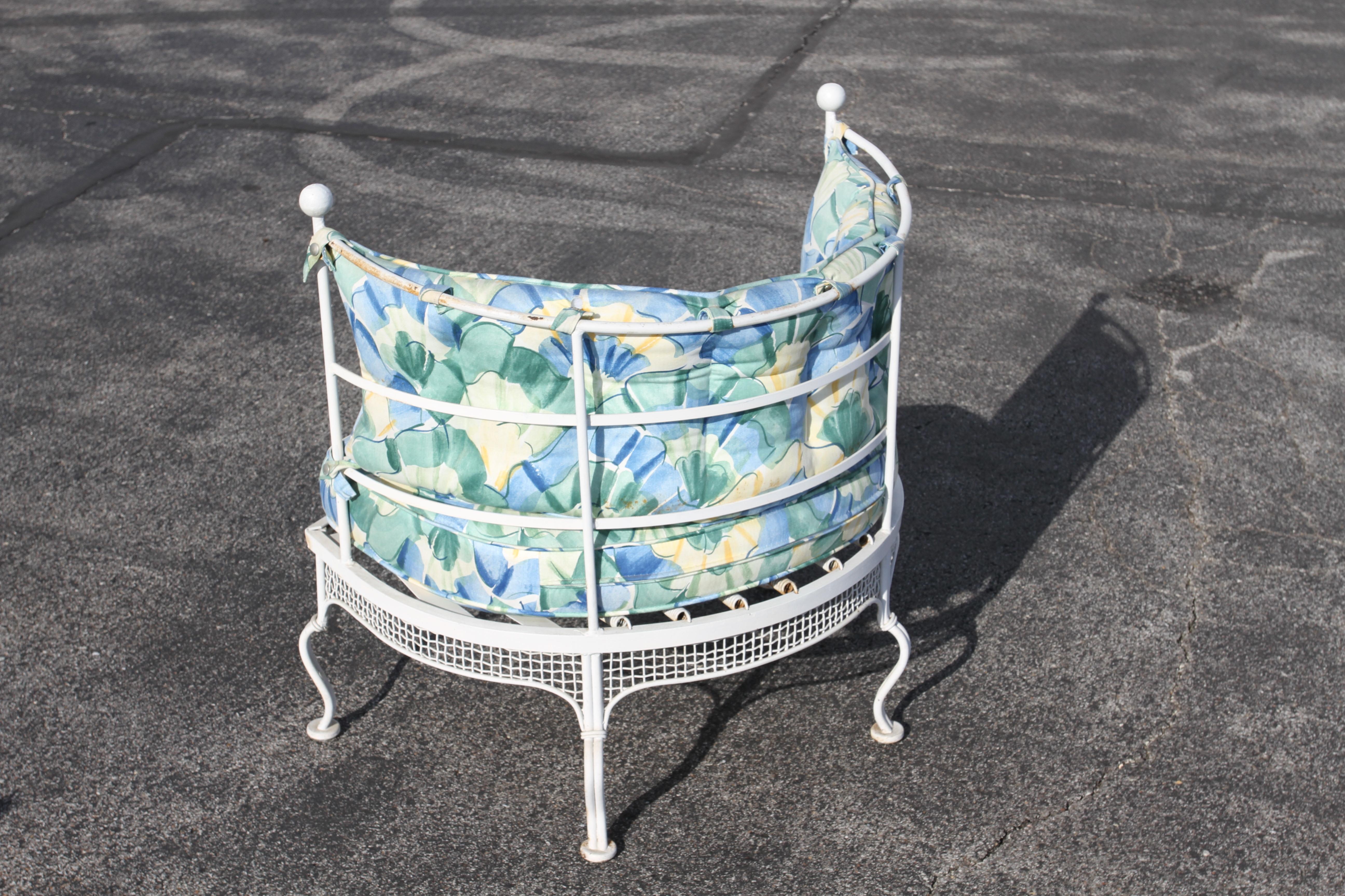 Rare 1950s Woodard Wrought Iron & Mesh Tub Chairs Table, Aluminum Ball Finials For Sale 6