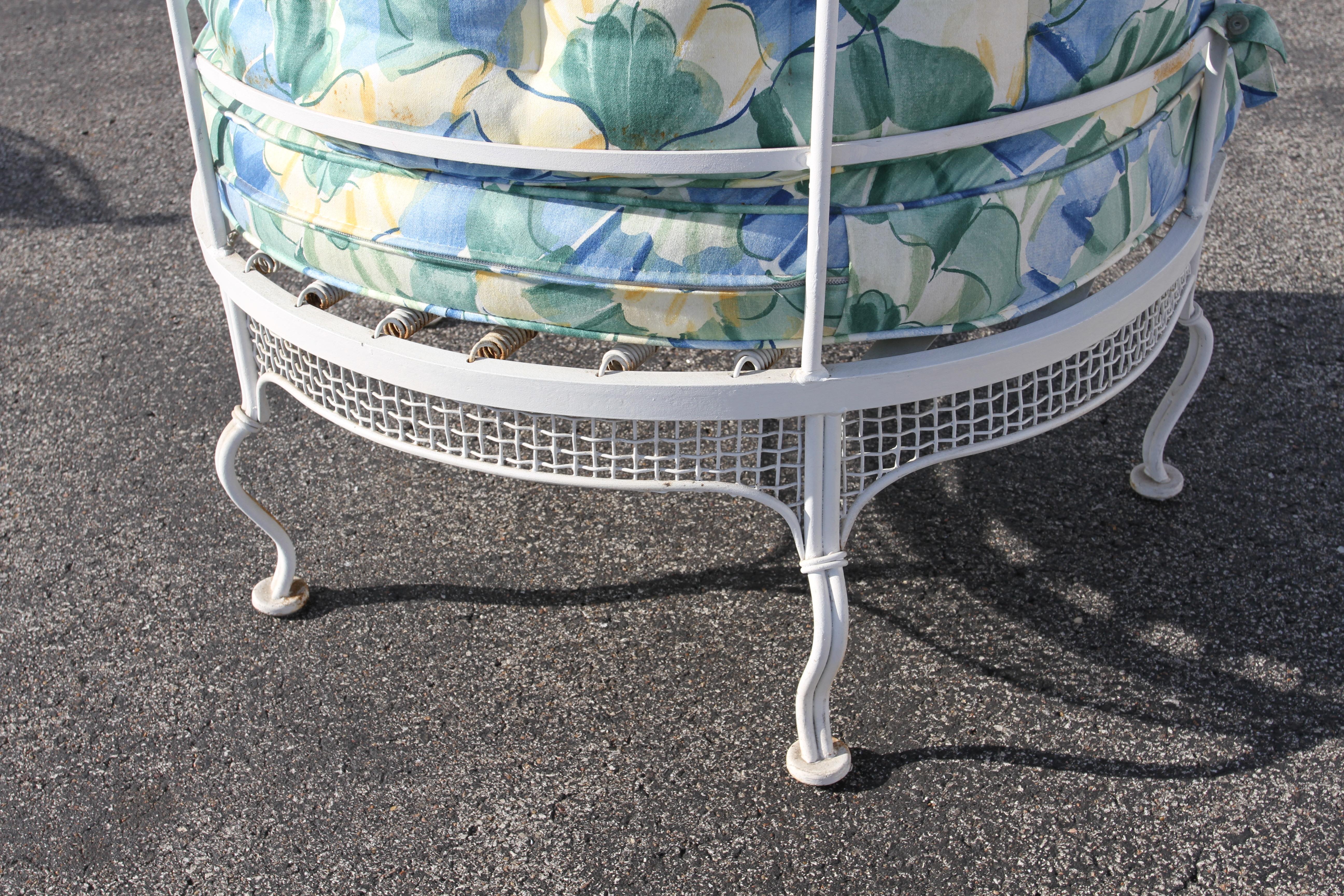 Rare 1950s Woodard Wrought Iron & Mesh Tub Chairs Table, Aluminum Ball Finials For Sale 8