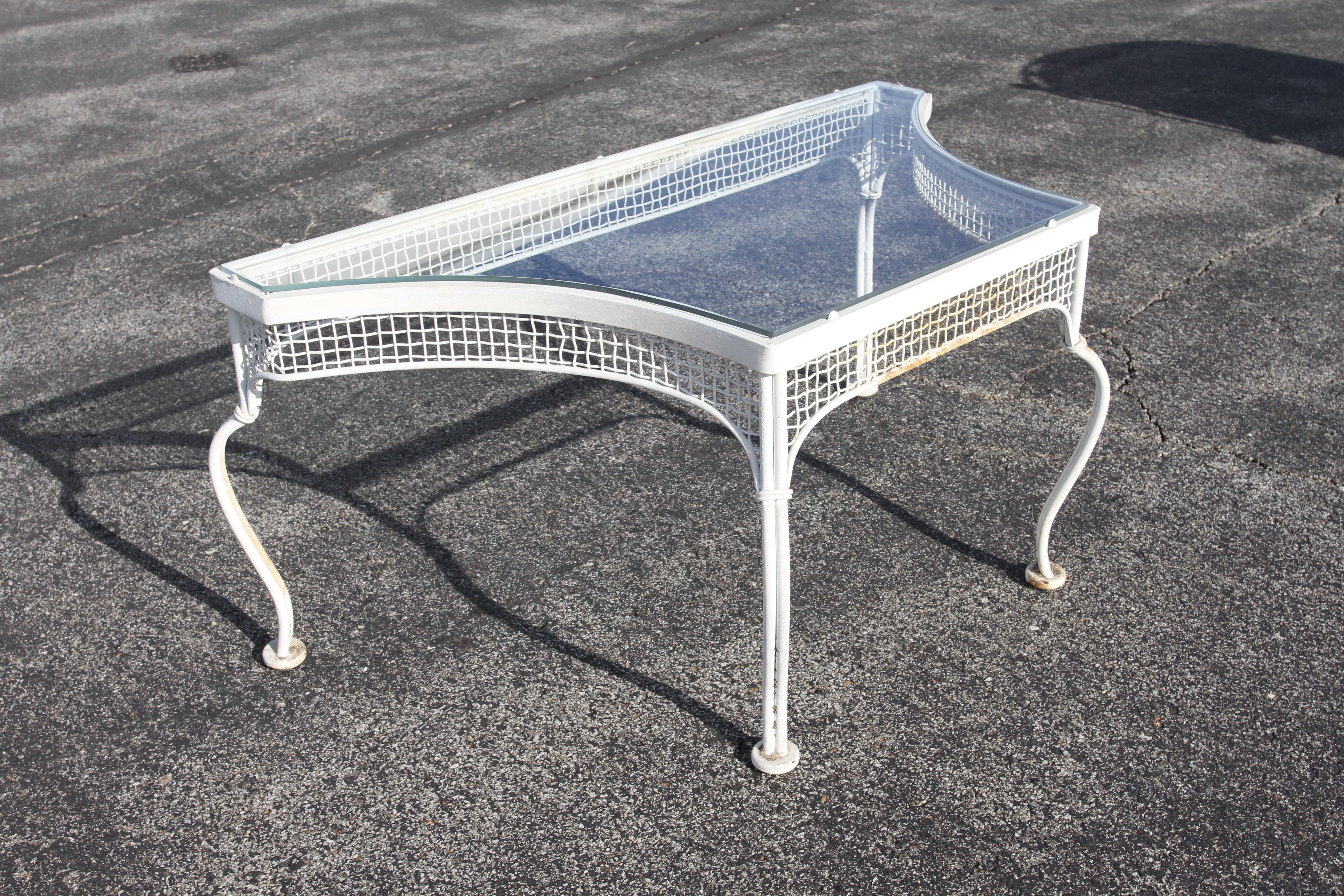 Mid-20th Century Rare 1950s Woodard Wrought Iron & Mesh Tub Chairs Table, Aluminum Ball Finials For Sale