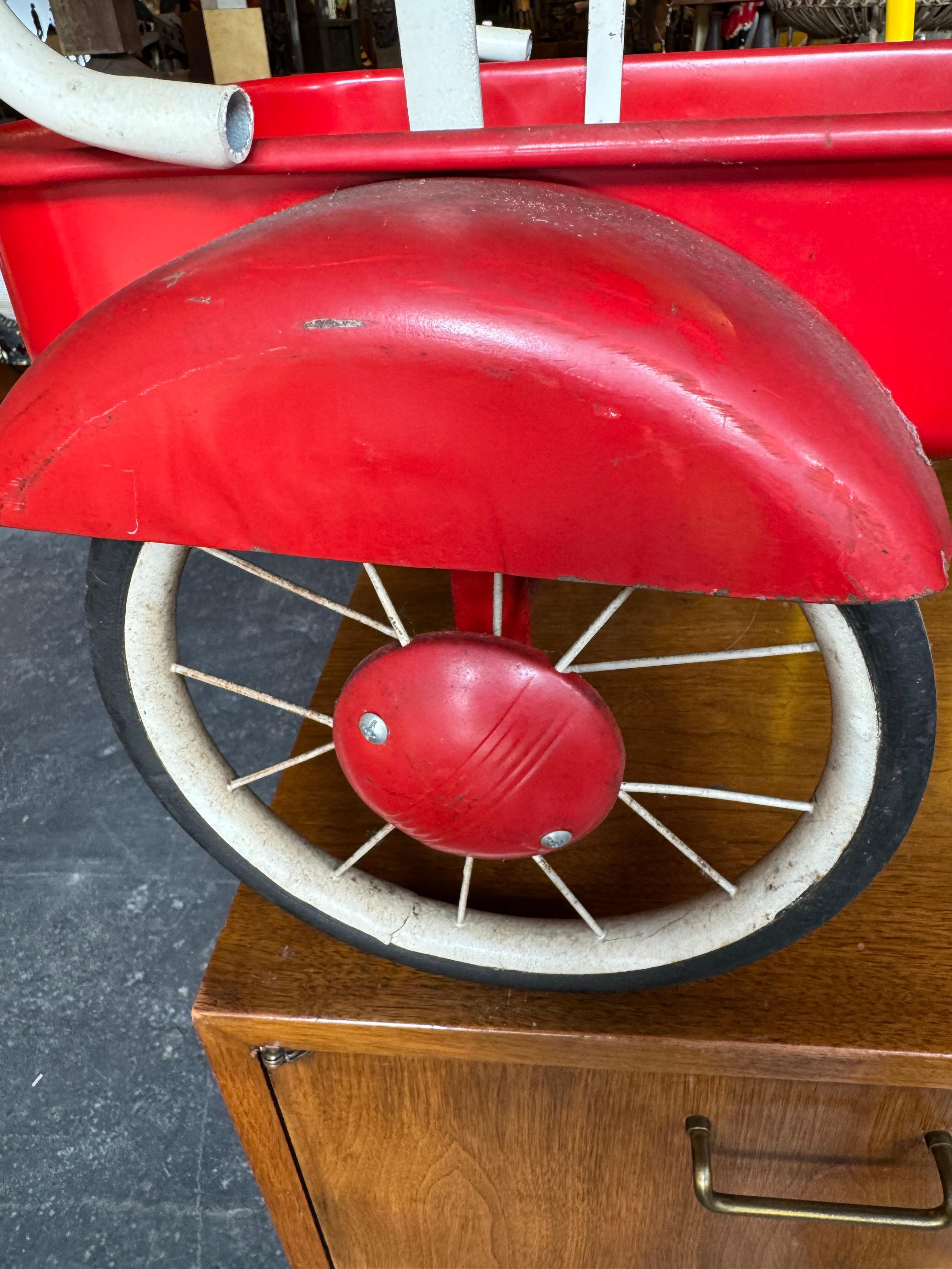 Industrial Rare 1952 Hettrick ‘American’ Pedal Wagon (20″ wheel) Childs Tricycle