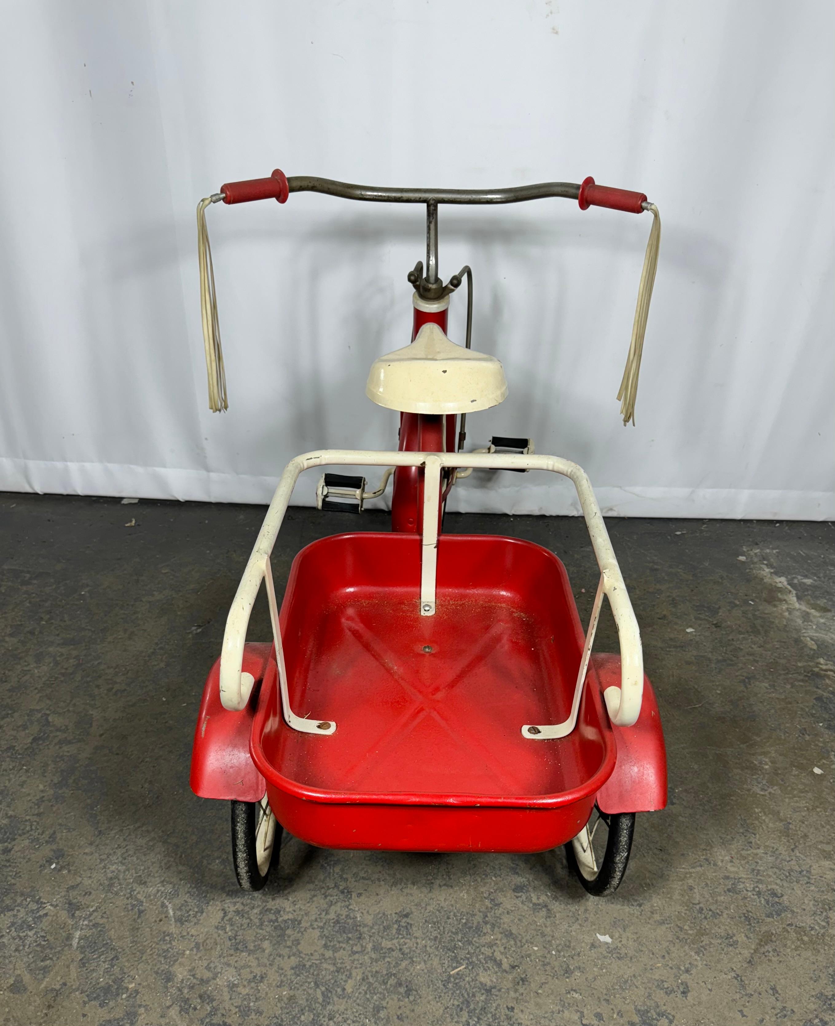Mid-20th Century Rare 1952 Hettrick ‘American’ Pedal Wagon (20″ wheel) Childs Tricycle