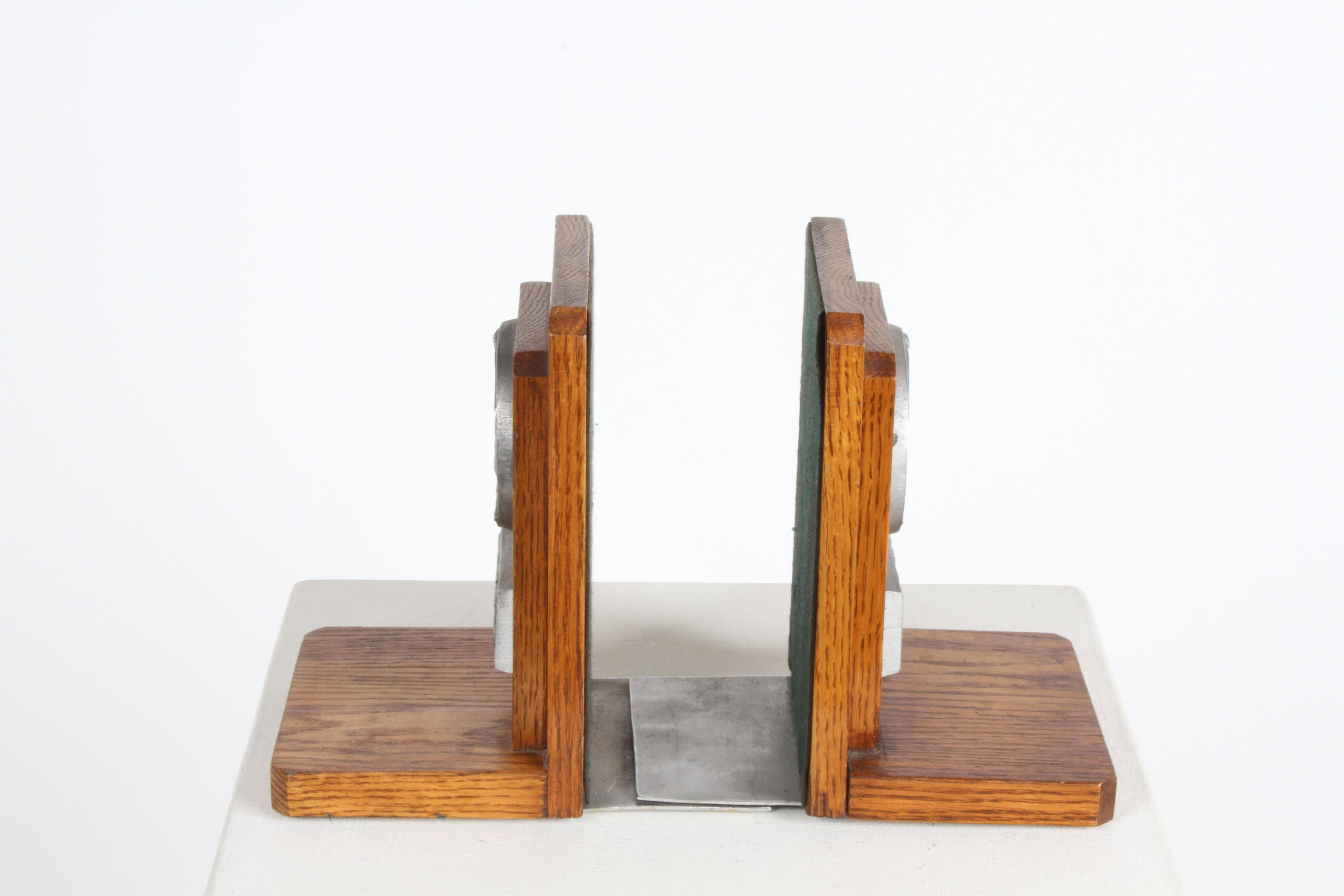 Rare 1955 Cranbrook School Aim High Logo Design by Eero Saarinen Oak Bookends In Good Condition For Sale In St. Louis, MO