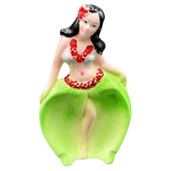 Raro posacenere in ceramica del 1955 con ragazza hawaiana Hula con gonna in ghrass