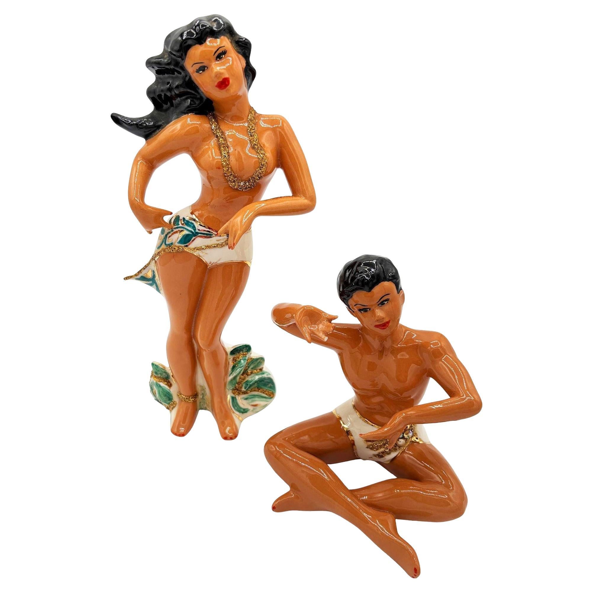 Seltenes 1956 Hawaiianisches Hula-Mädchen 
Eingeborenen-Männchen Keramikstatuen-Paar von Bette