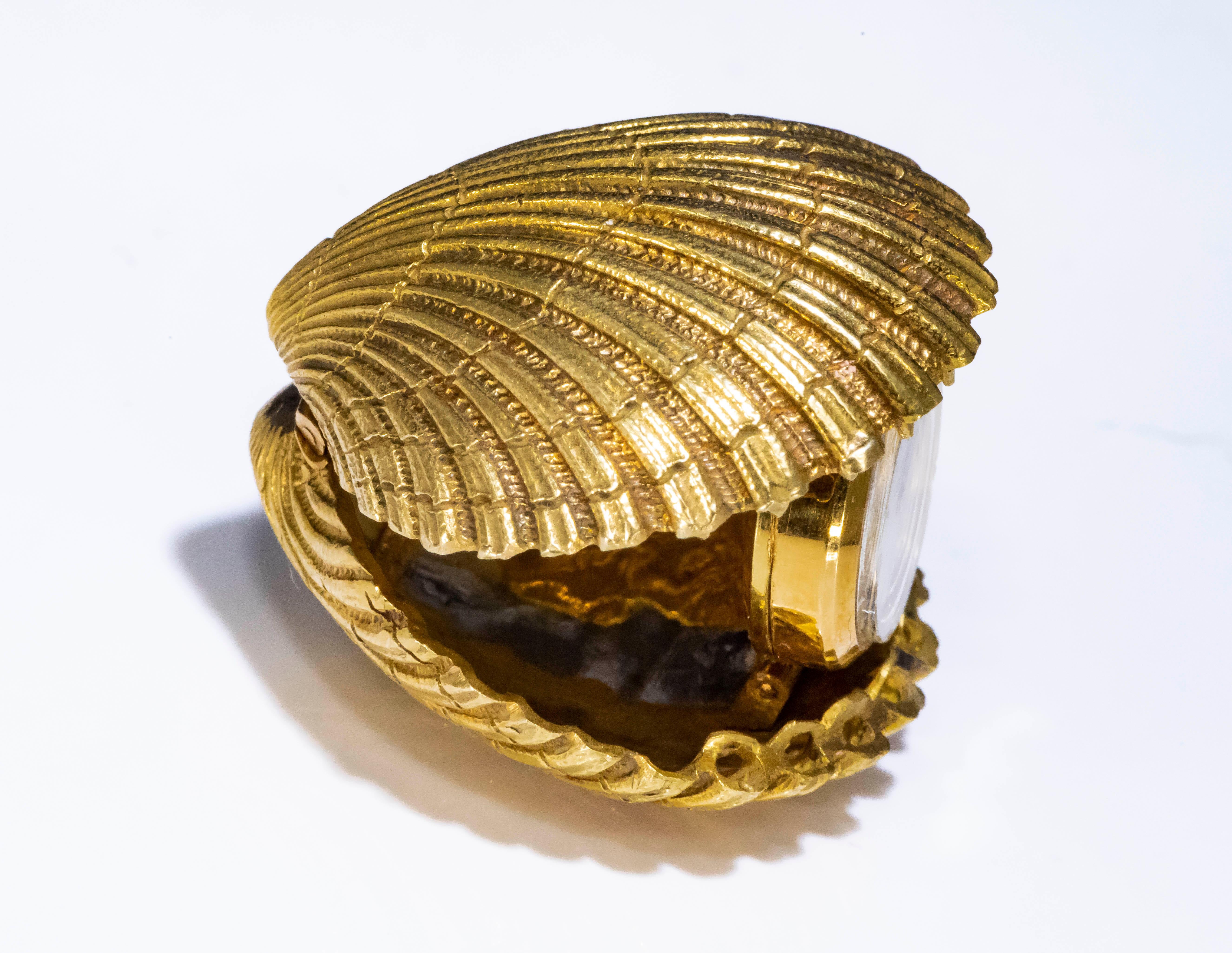  1960-70s Tiffany Schlumberger 18kt Gold Conch Seashell Desk & Purse Clock 2