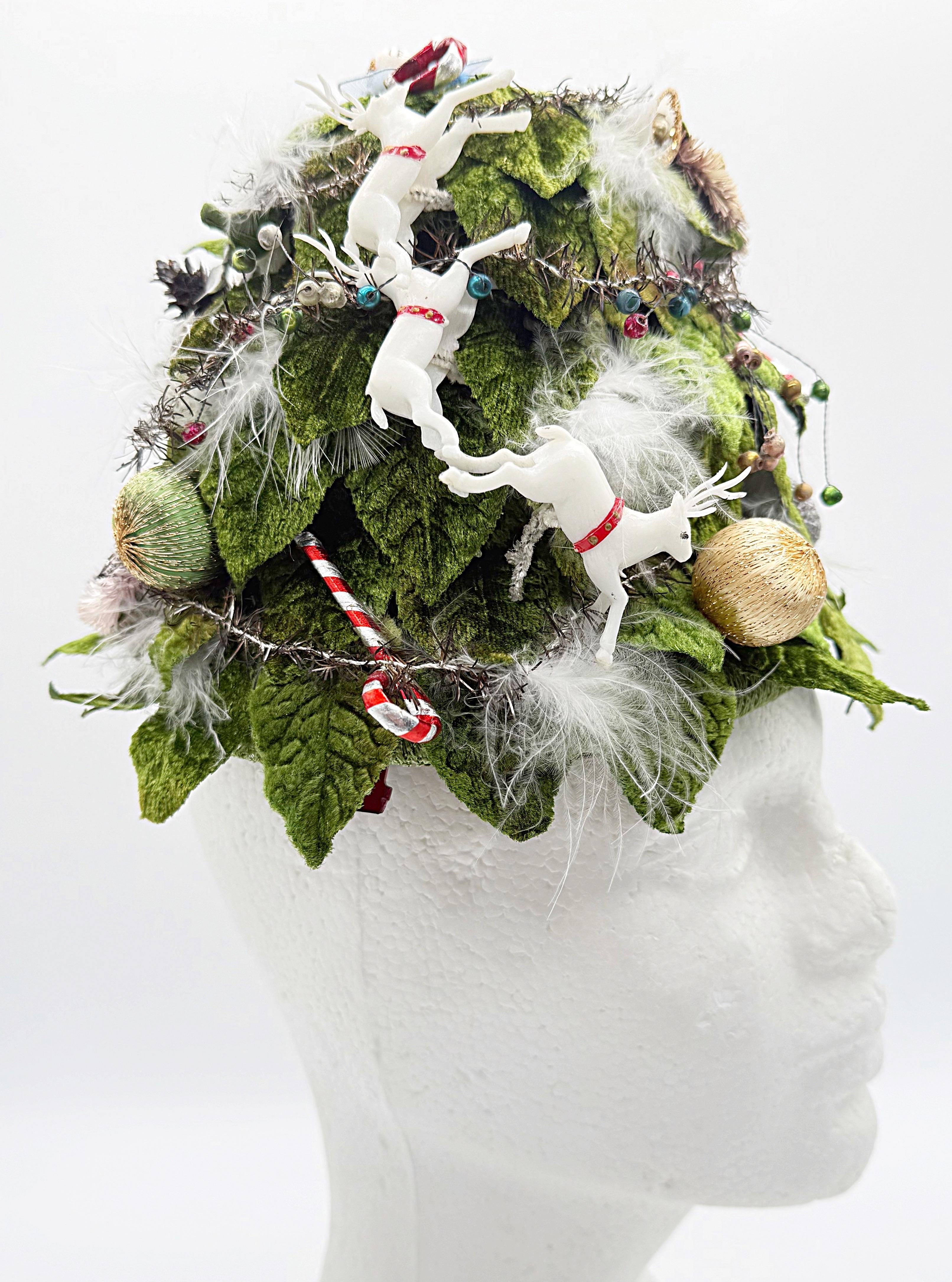 Rare 1960s Adolfo for Saks 5th Avenue Novelty Vintage 60s Christmas Holiday Hat en vente 11