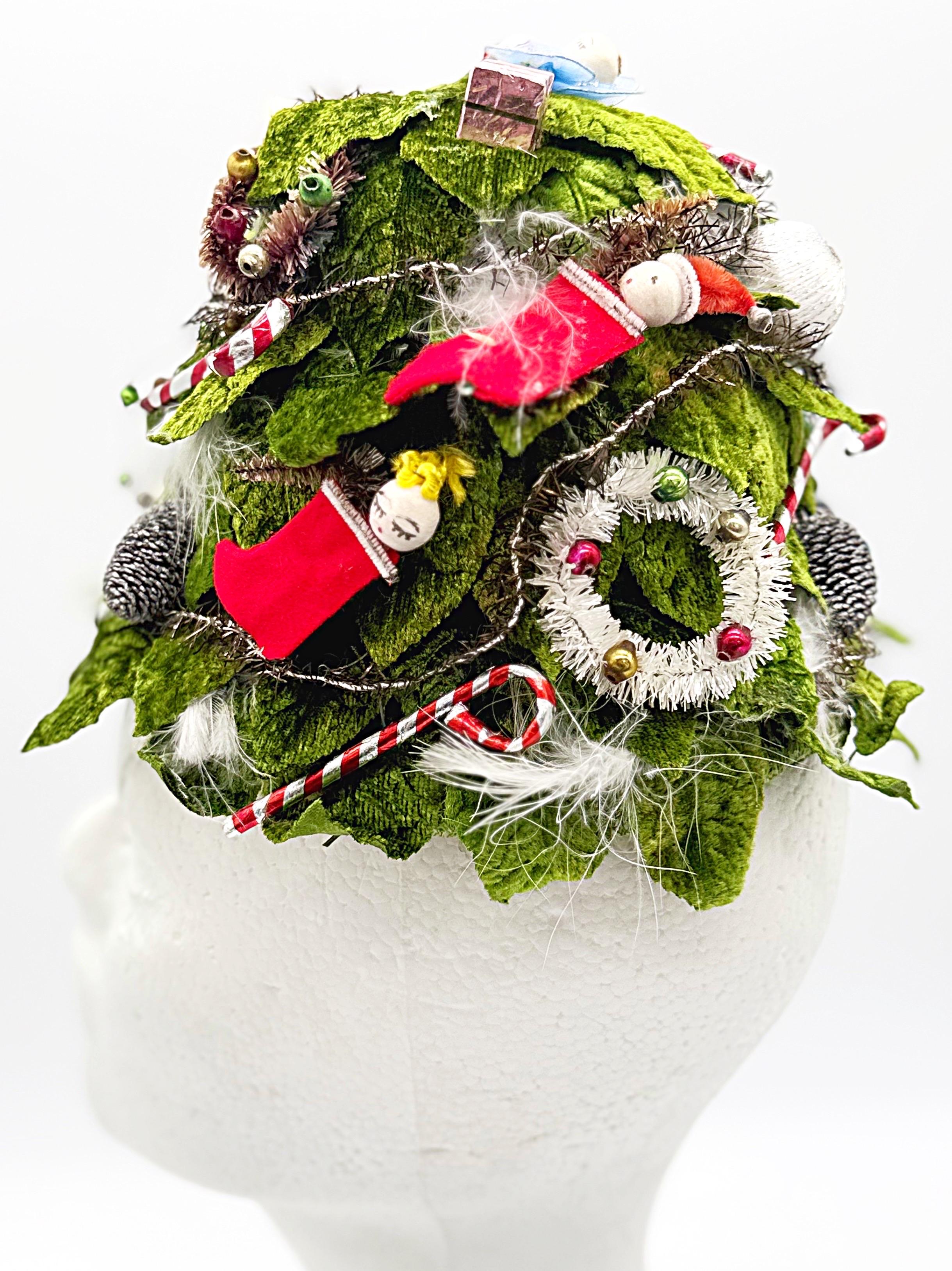 Rare 1960s Adolfo for Saks 5th Avenue Novelty Vintage 60s Christmas Holiday Hat en vente 14