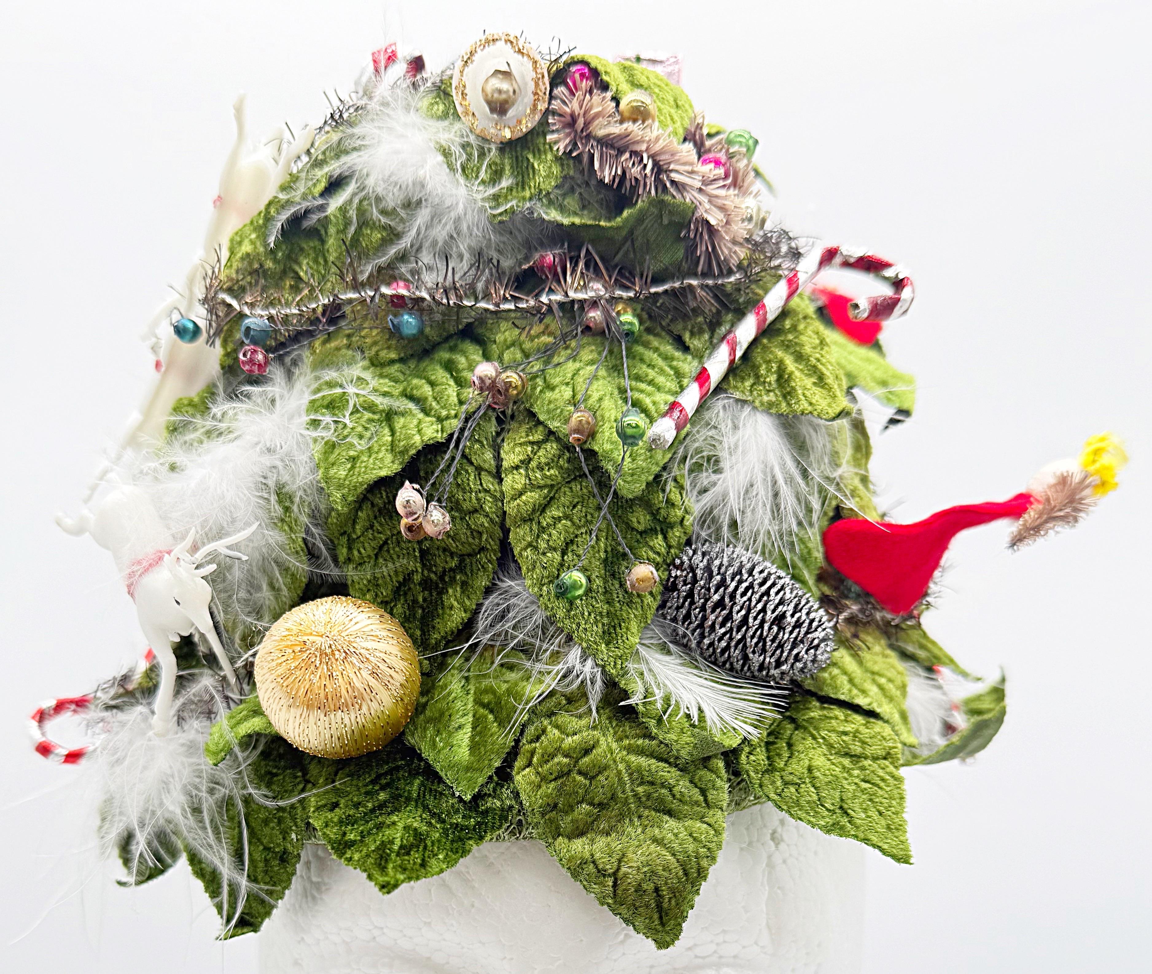 Rare 1960s Adolfo for Saks 5th Avenue Novelty Vintage 60s Christmas Holiday Hat Pour femmes en vente