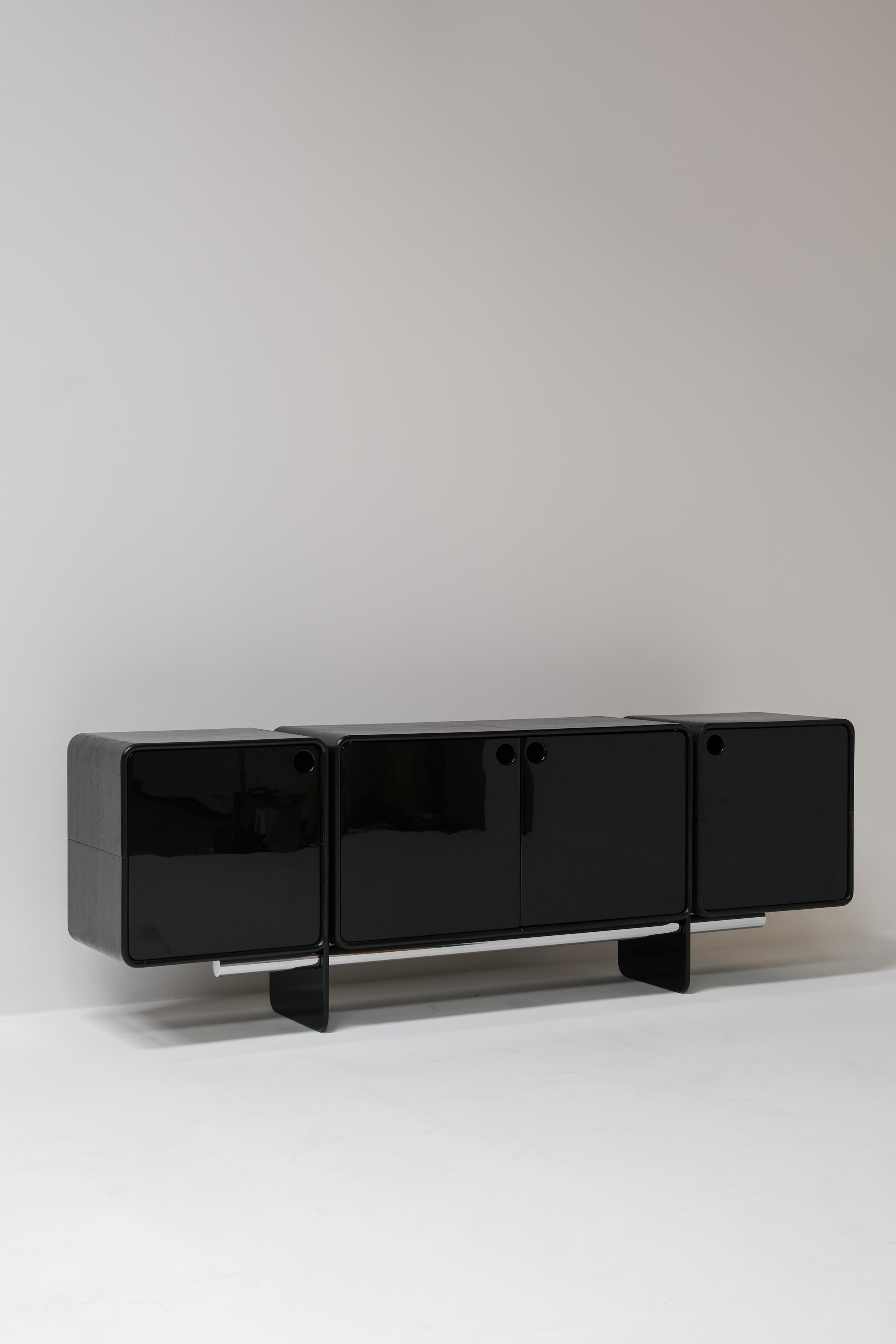 Mid-Century Modern Rare cabinet brutaliste belge des années 1960 en laque de piano noire en vente