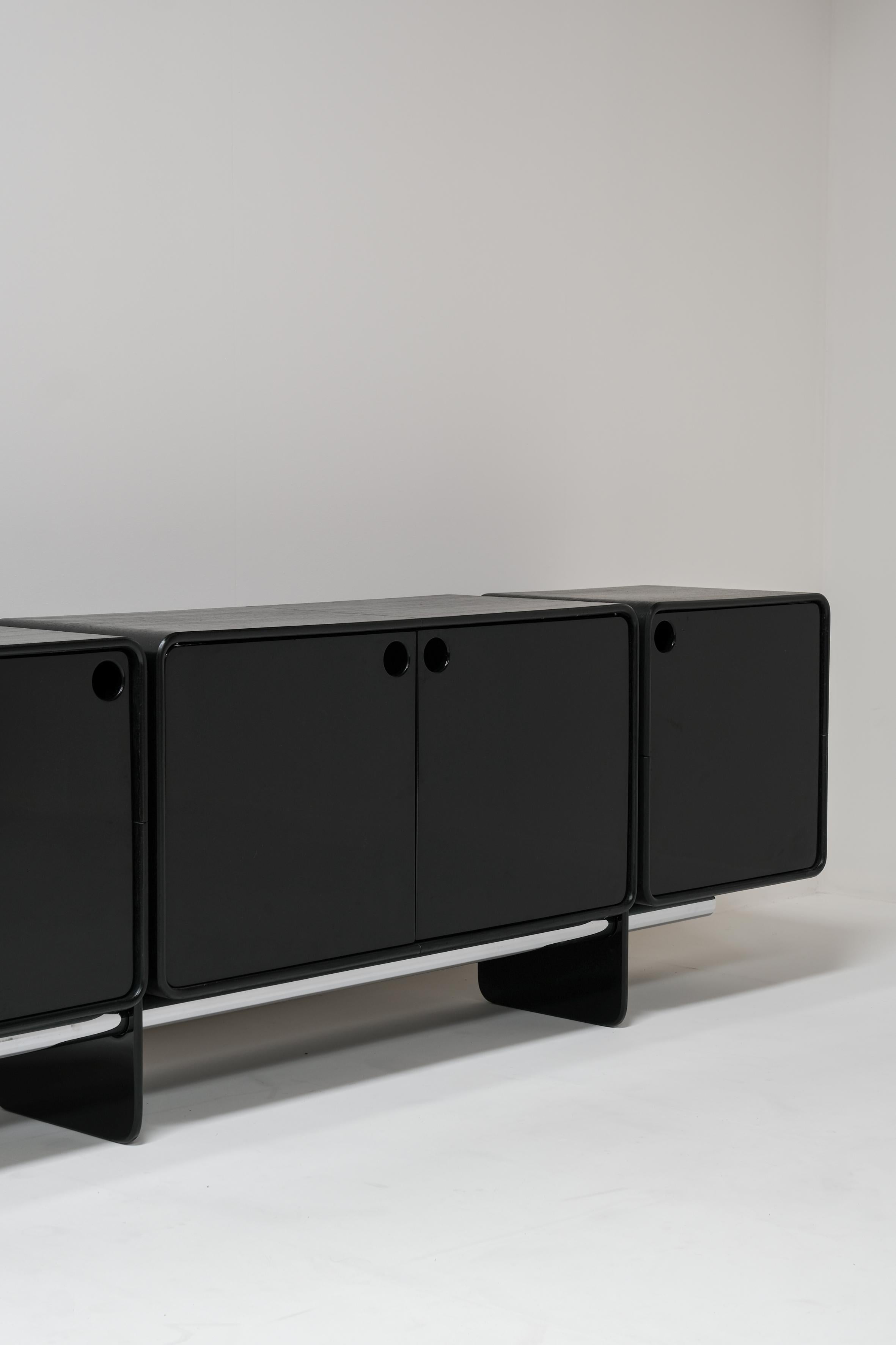 Rare cabinet brutaliste belge des années 1960 en laque de piano noire Bon état - En vente à Boom, Vlaams Gewest