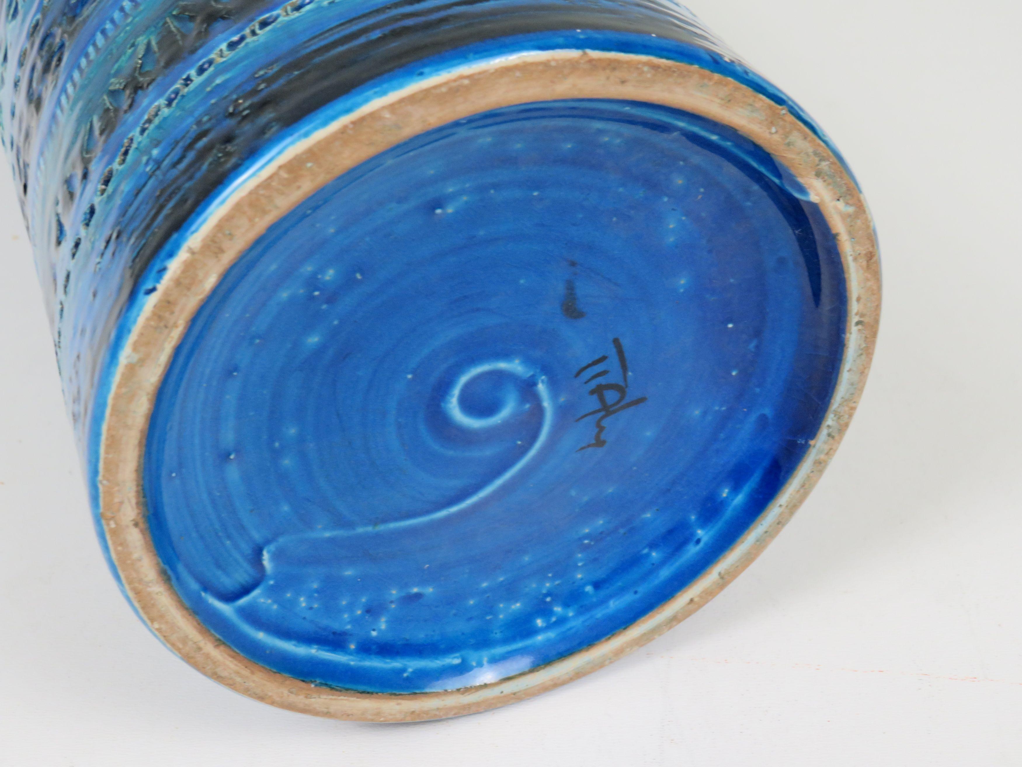 Rare 1960s Bitossi Rimini Blue Ceramic Vase by Aldo Londi for Bitossi Ceramiche In condizioni buone in vendita a Herentals, BE