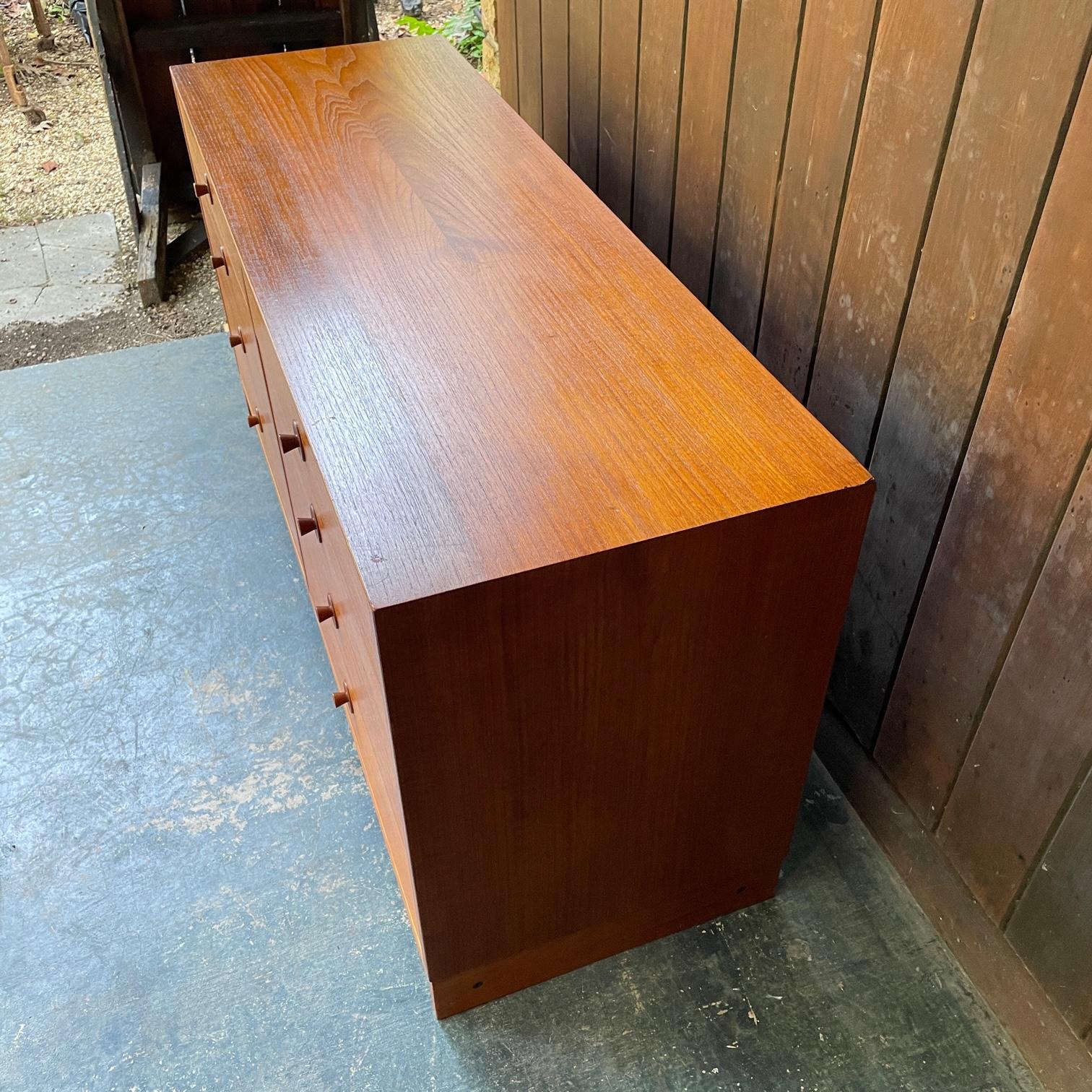 Oiled 1960s Teak Dresser Scandes Mountain Cabin Chest of Drawers For Sale