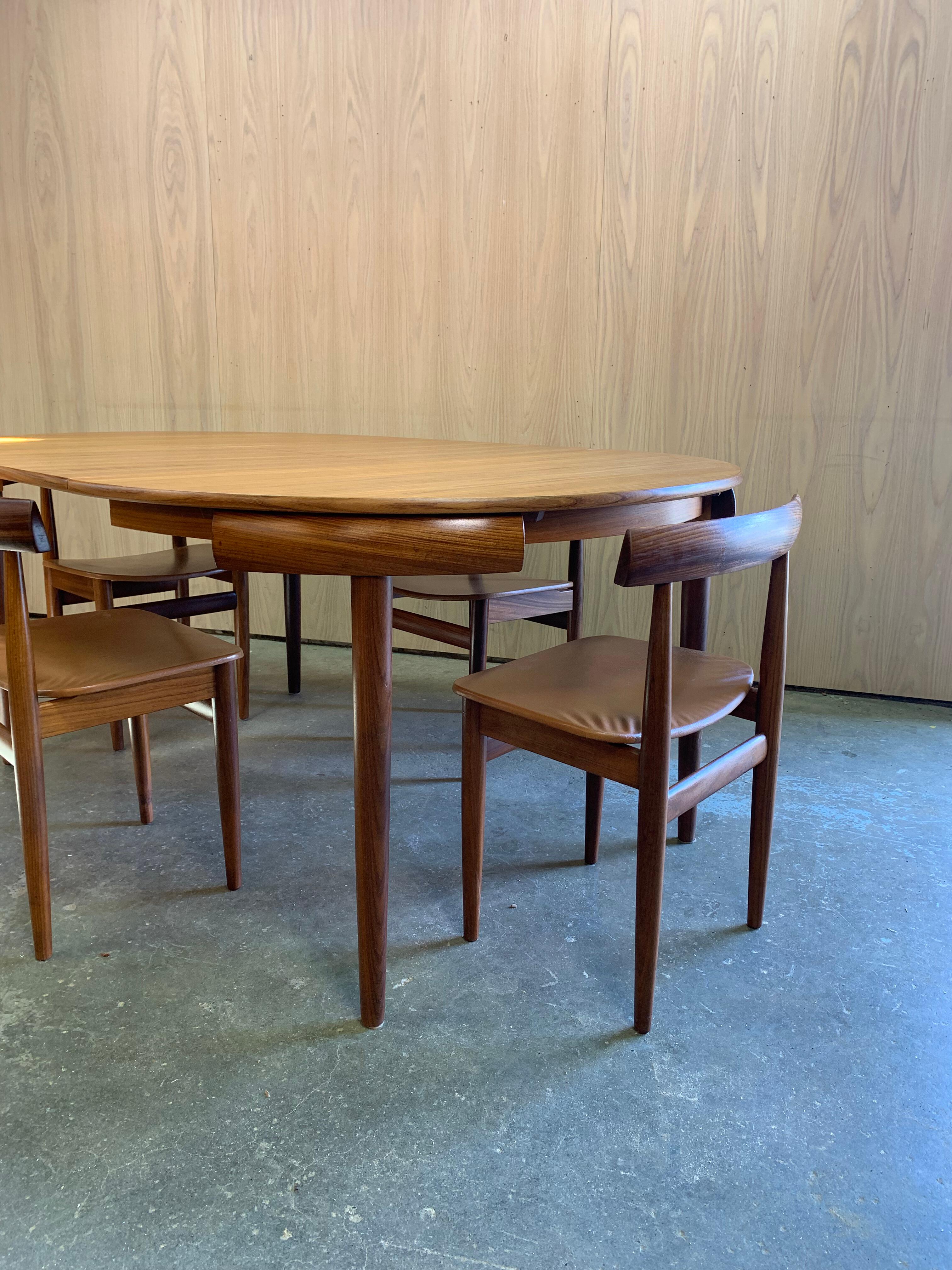 Rare ensemble de salle à manger ronde en teck danois des années 1960 par Hans Olsen pour Frem Rojle en vente 11
