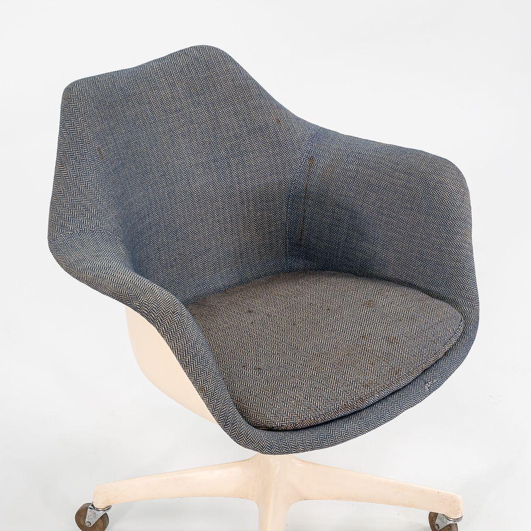 Rare poltrone girevoli Executive Tulip imbottite degli anni '60 di Eero Saarinen Associates in vendita 3