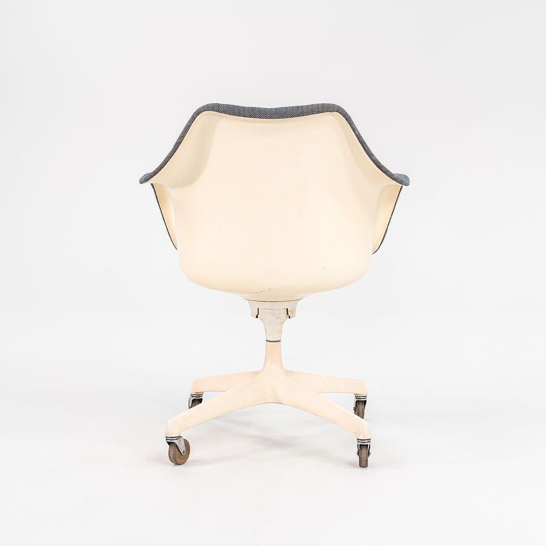Rare poltrone girevoli Executive Tulip imbottite degli anni '60 di Eero Saarinen Associates in vendita 4