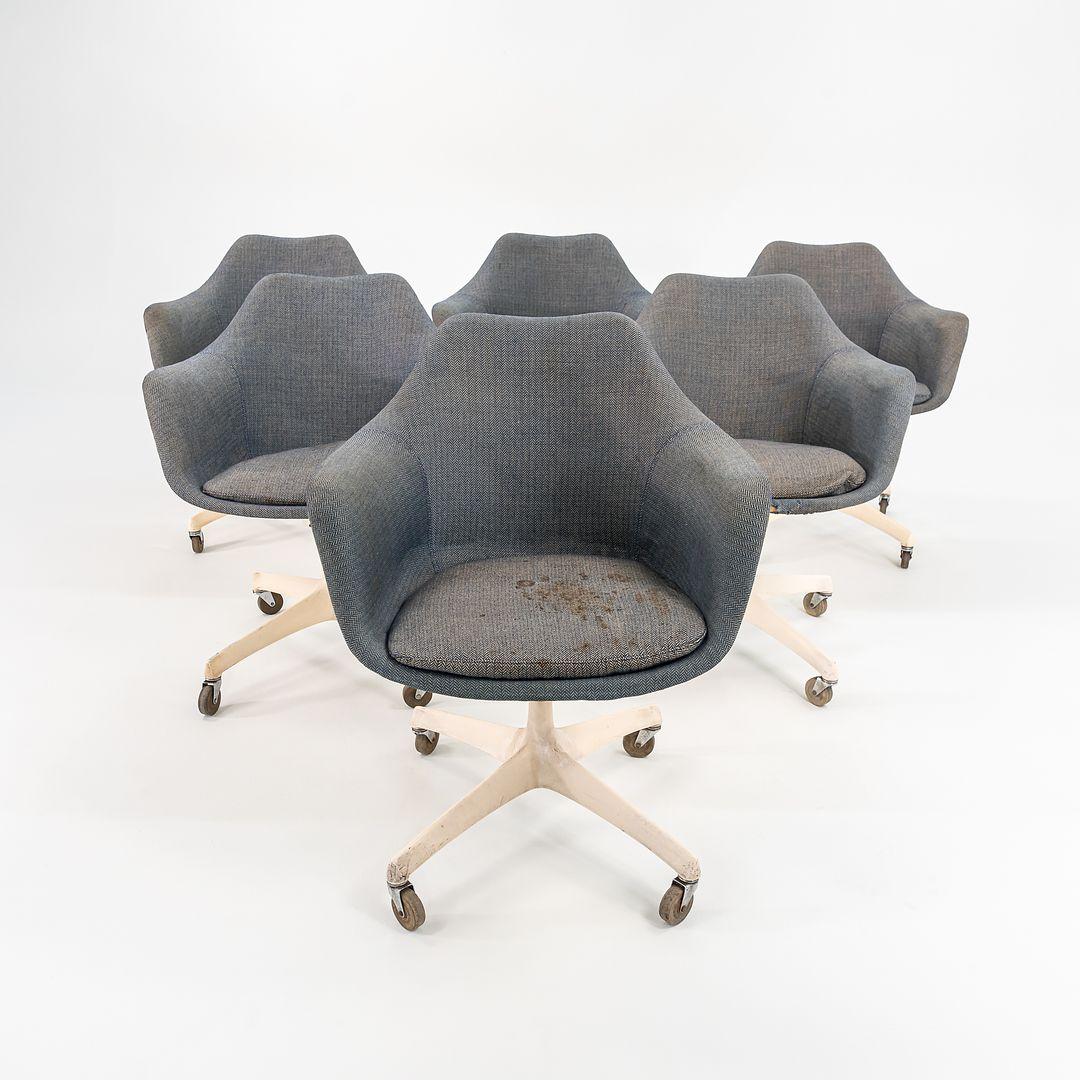 Moderno Rare poltrone girevoli Executive Tulip imbottite degli anni '60 di Eero Saarinen Associates in vendita