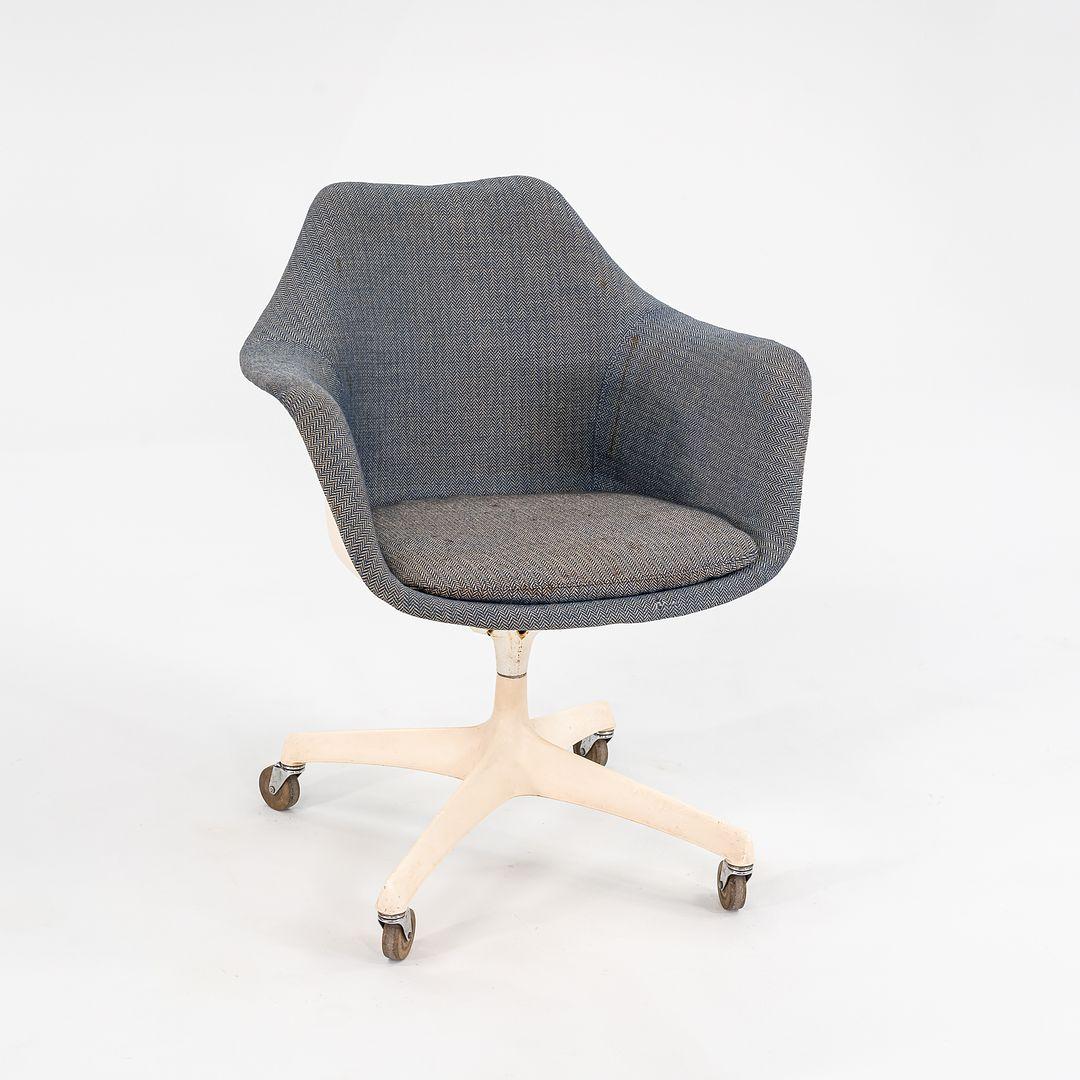 Rare poltrone girevoli Executive Tulip imbottite degli anni '60 di Eero Saarinen Associates in vendita 1