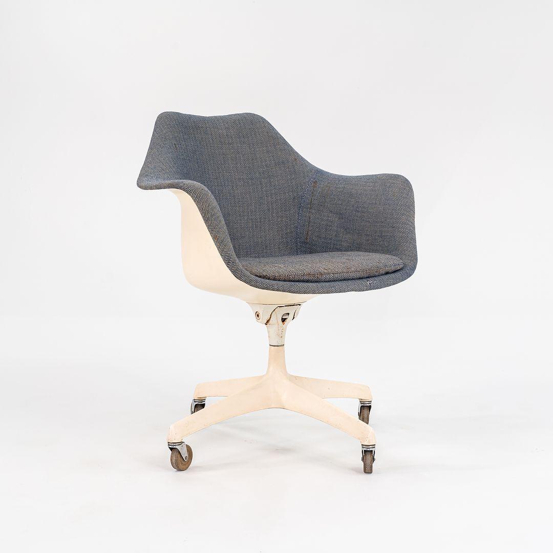 Rare poltrone girevoli Executive Tulip imbottite degli anni '60 di Eero Saarinen Associates in vendita 2