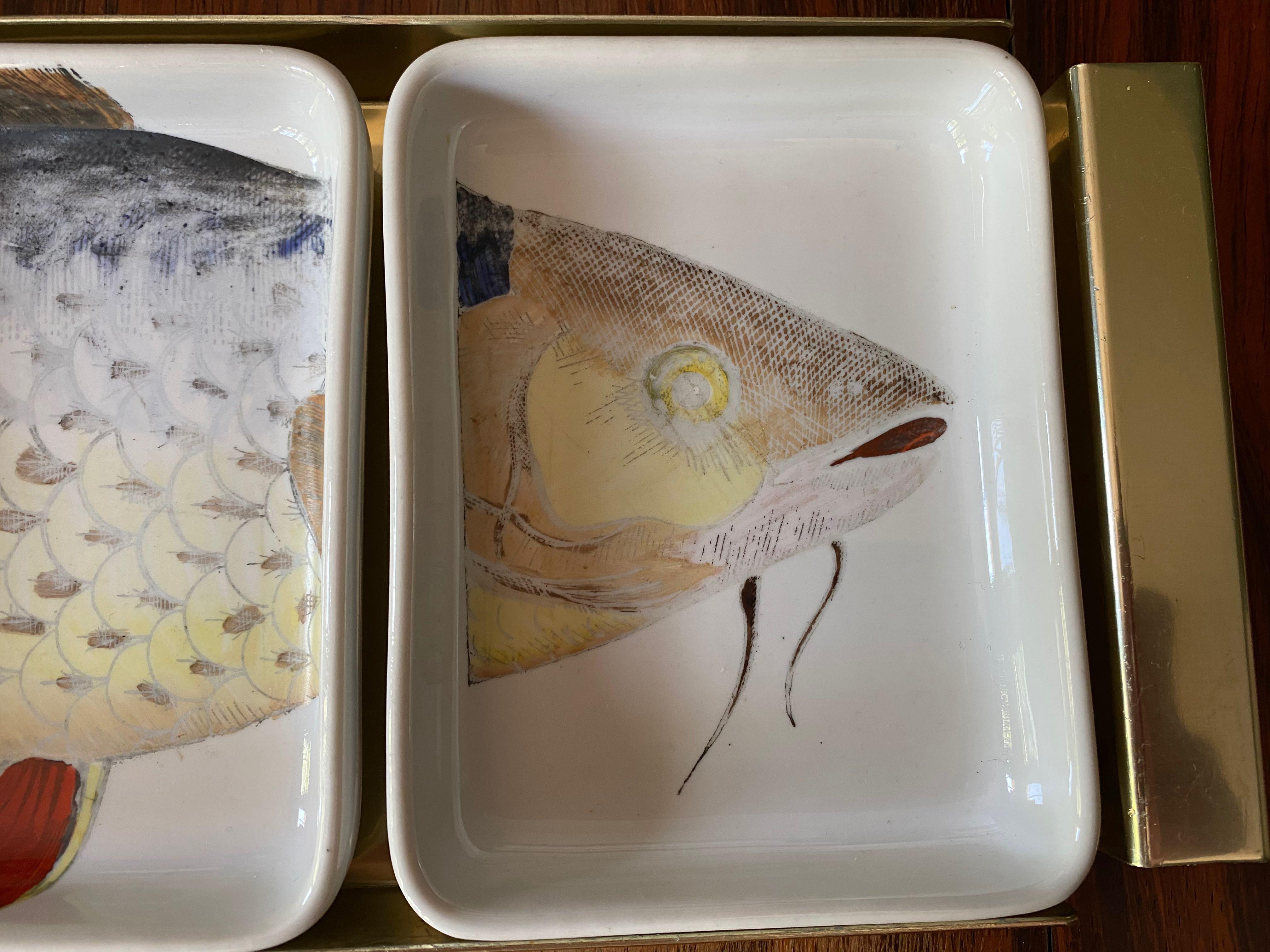 Seltenes 1960er Fisch Pesci Appetizer oder Hors D'oeuvre-Tablett von Piero Fornasetti im Zustand „Gut“ im Angebot in London, London