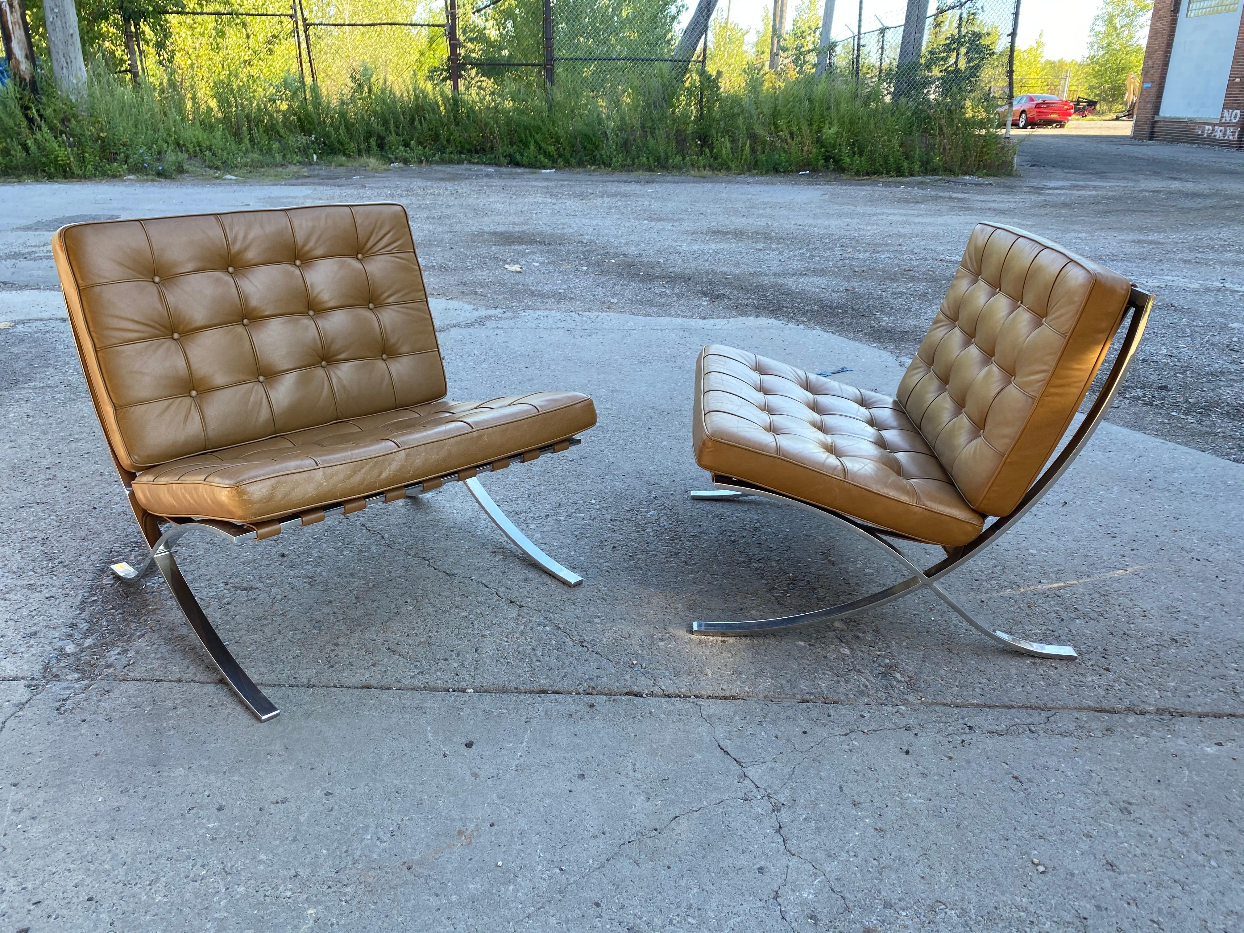 Rare 1960s Gerald R.Griffith Barcelona Chairs, Mies van der Rohe For Sale 6