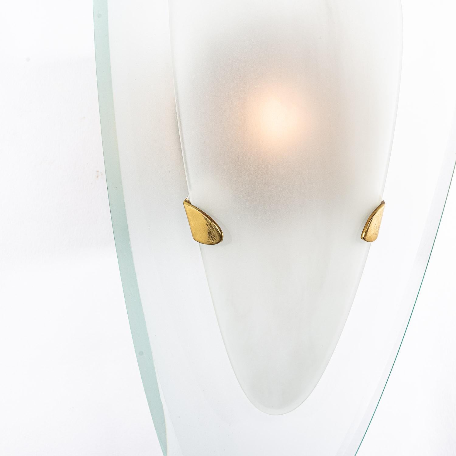 Rare 1960s Glass and Brass Sconce by Max Ingrand for Fontana Arte 6