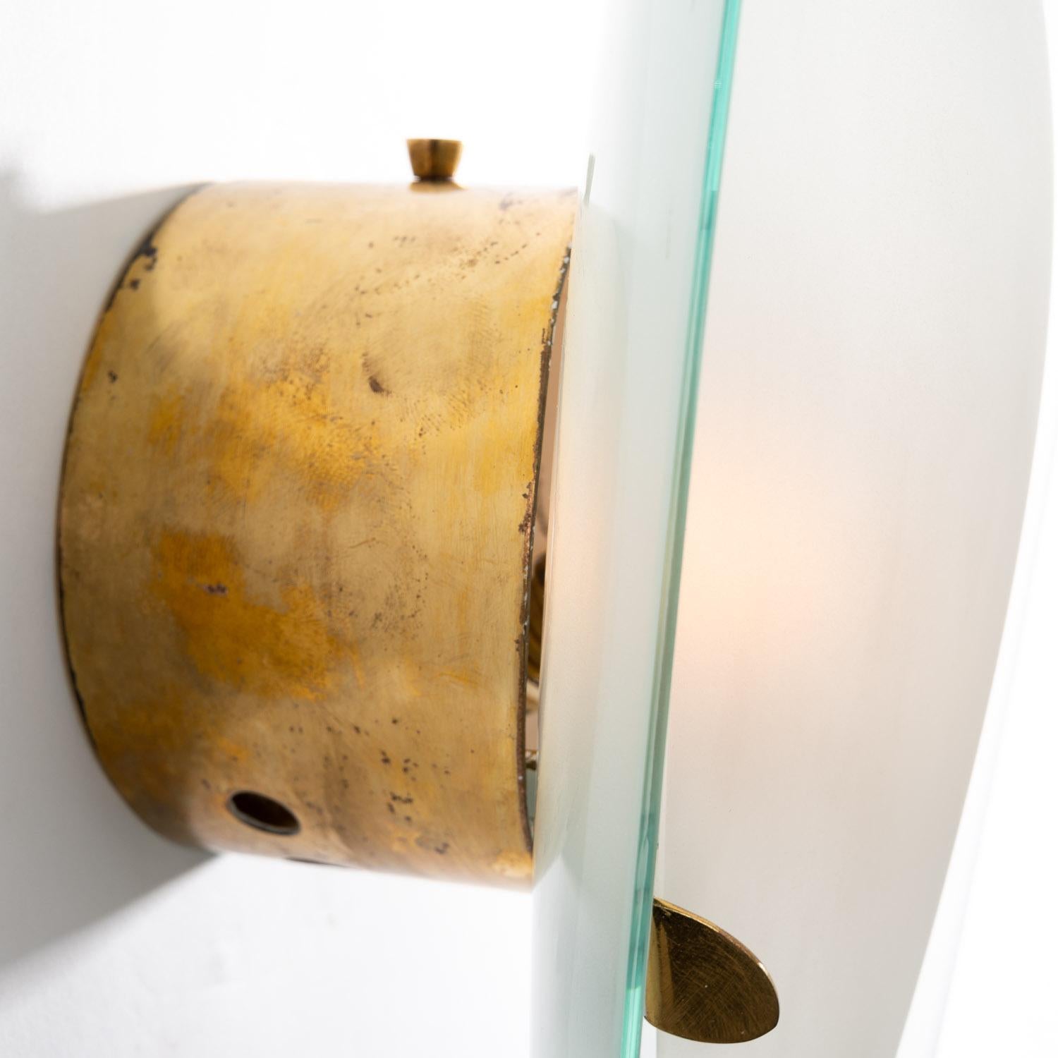 Rare 1960s Glass and Brass Sconce by Max Ingrand for Fontana Arte 8